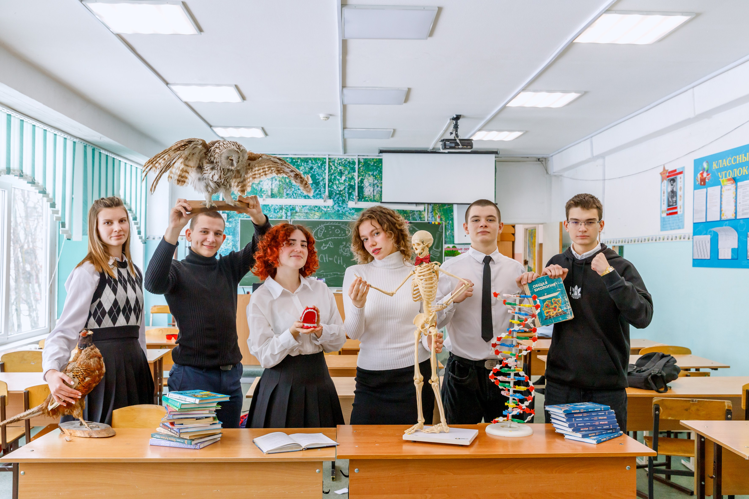 И В ШКОЛЕ ЕСТЬ ЖИЗНЬ. Марина Ушакова. Фотограф. Выпускные альбомы. г. Краснодар