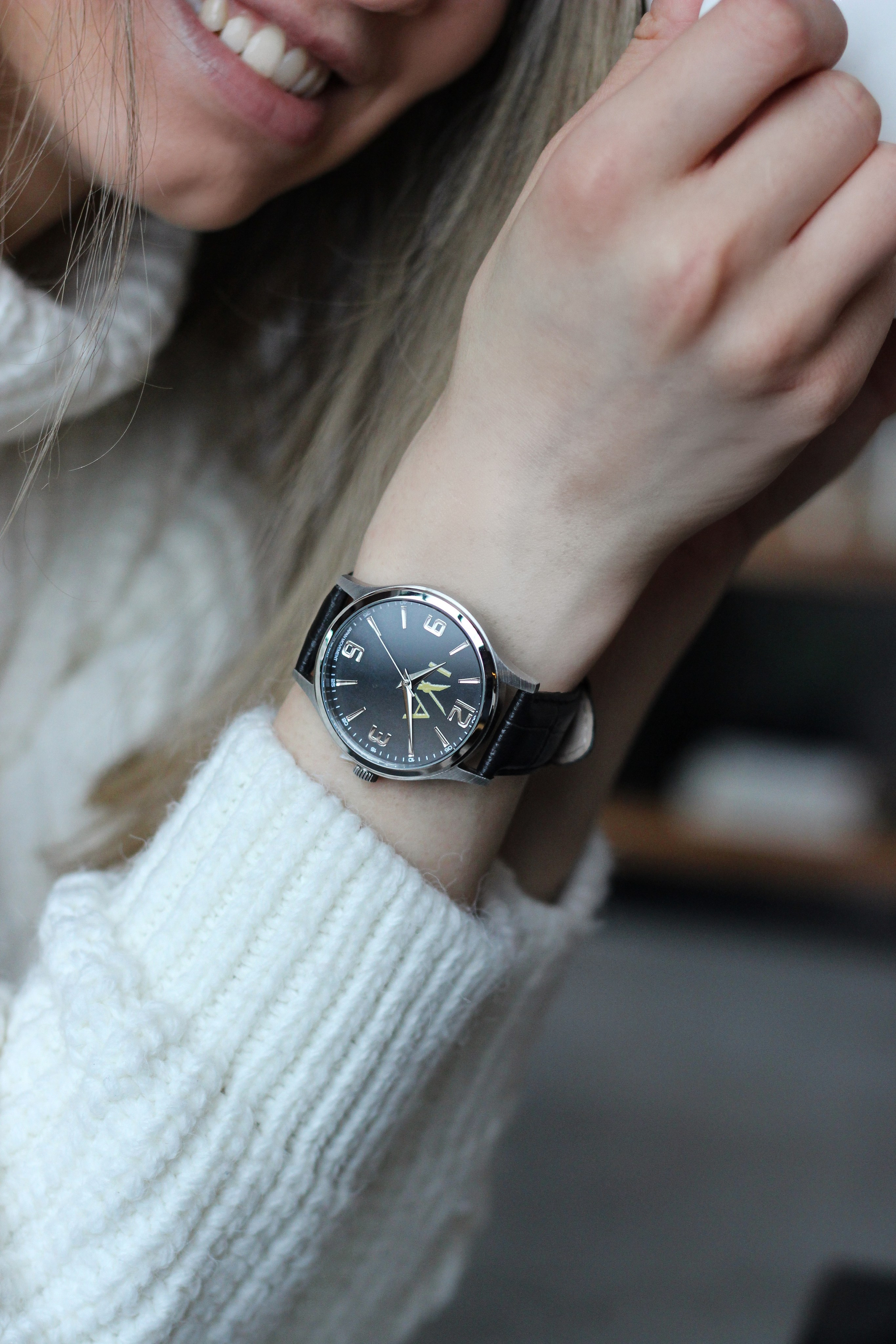 Часы IVA. Главная