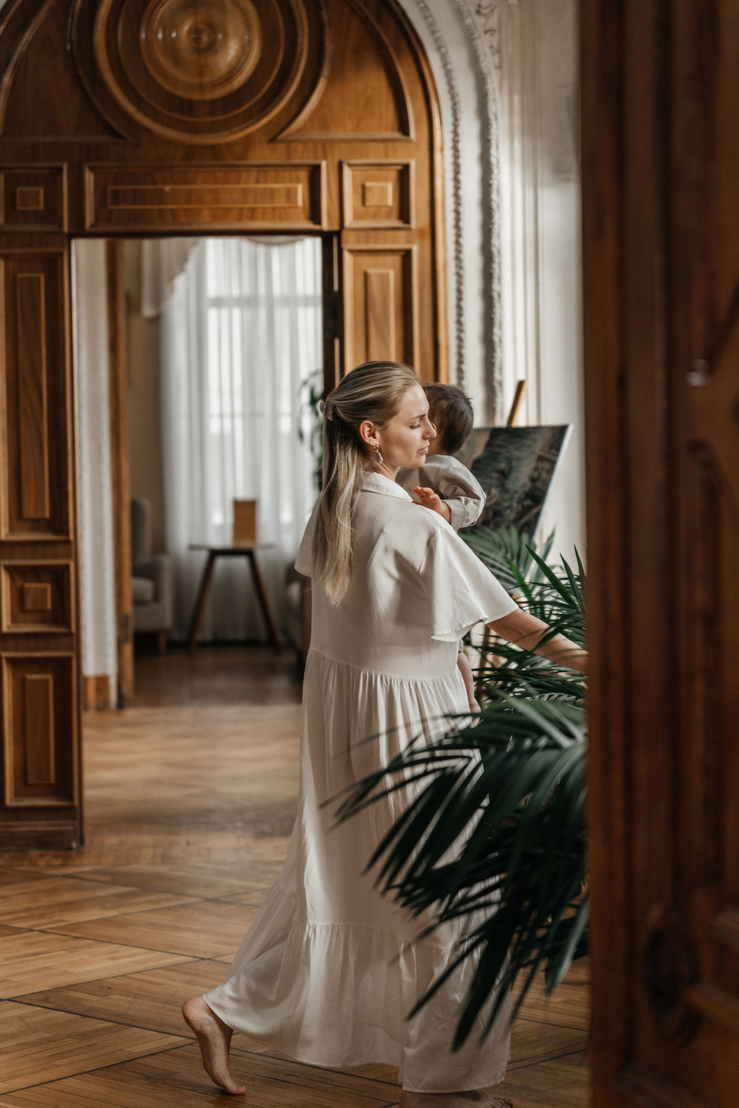 Маленькие ножки в читальне им. Пушкина. Ваш фотограф Вика Артемова