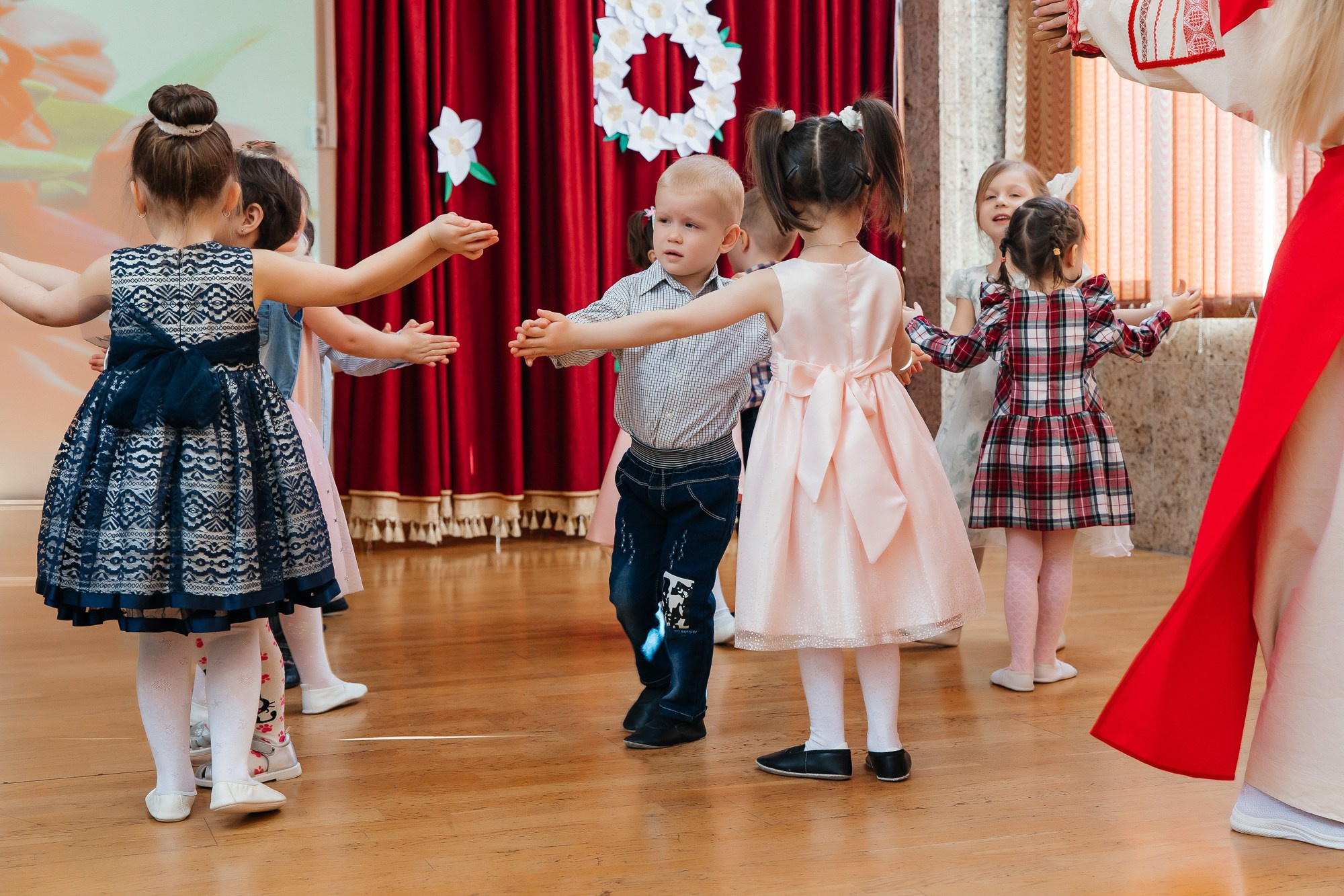 Детский сад № 93 — Утренник (07.03.2023). Свадебный и семейный фотограф Крамар Наталья