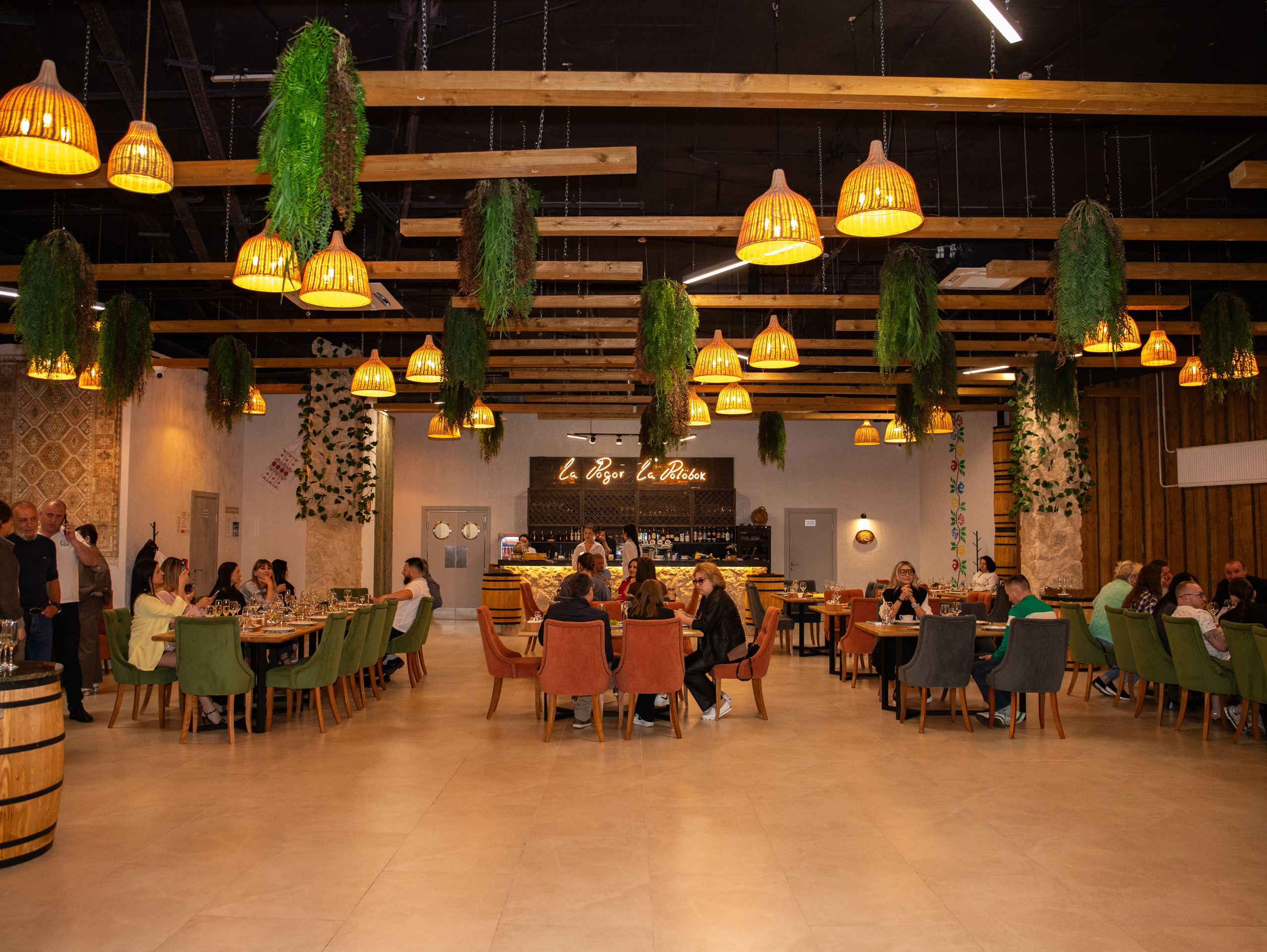 Открытие молдавского ресторана. Свадебный и семейный фотограф в Москве Мила Широких