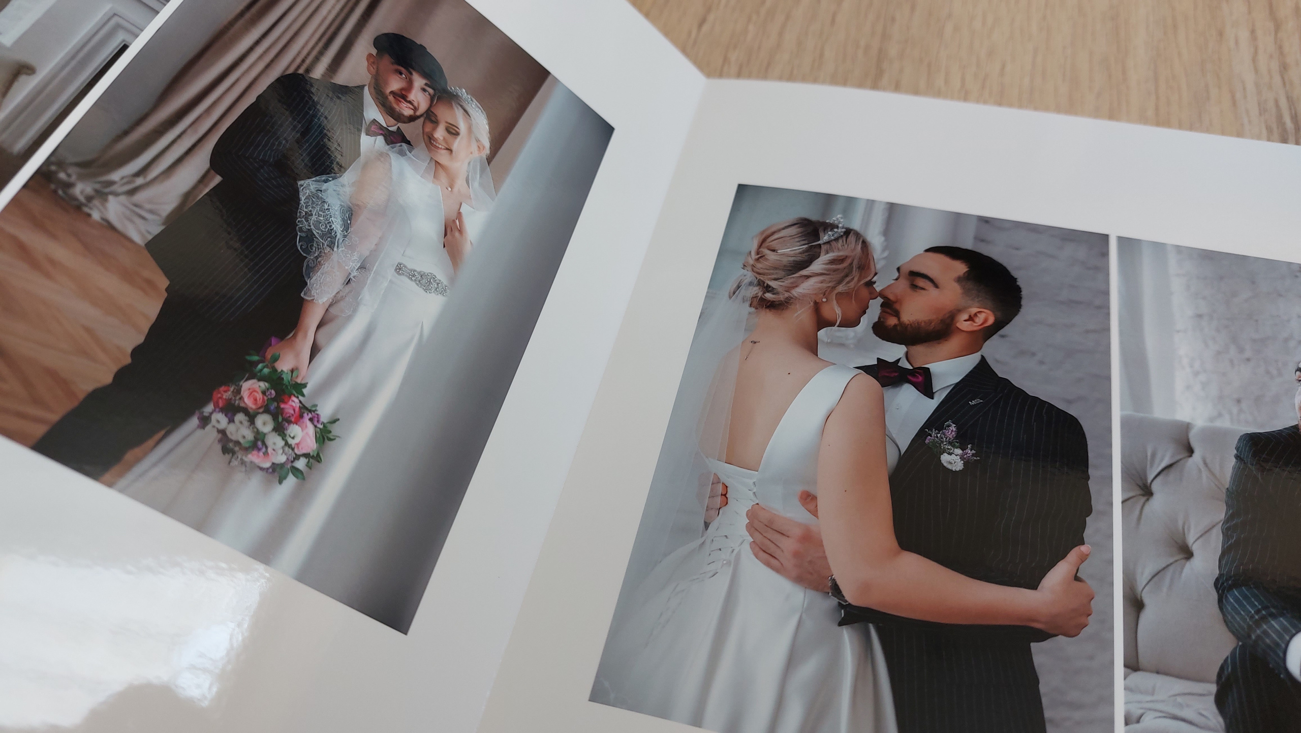 2100р Фотокнига (5 разв., страницы матовые, от 10 до 50 фото) + доставка примерно 450 р. Thephoto-russia.ru