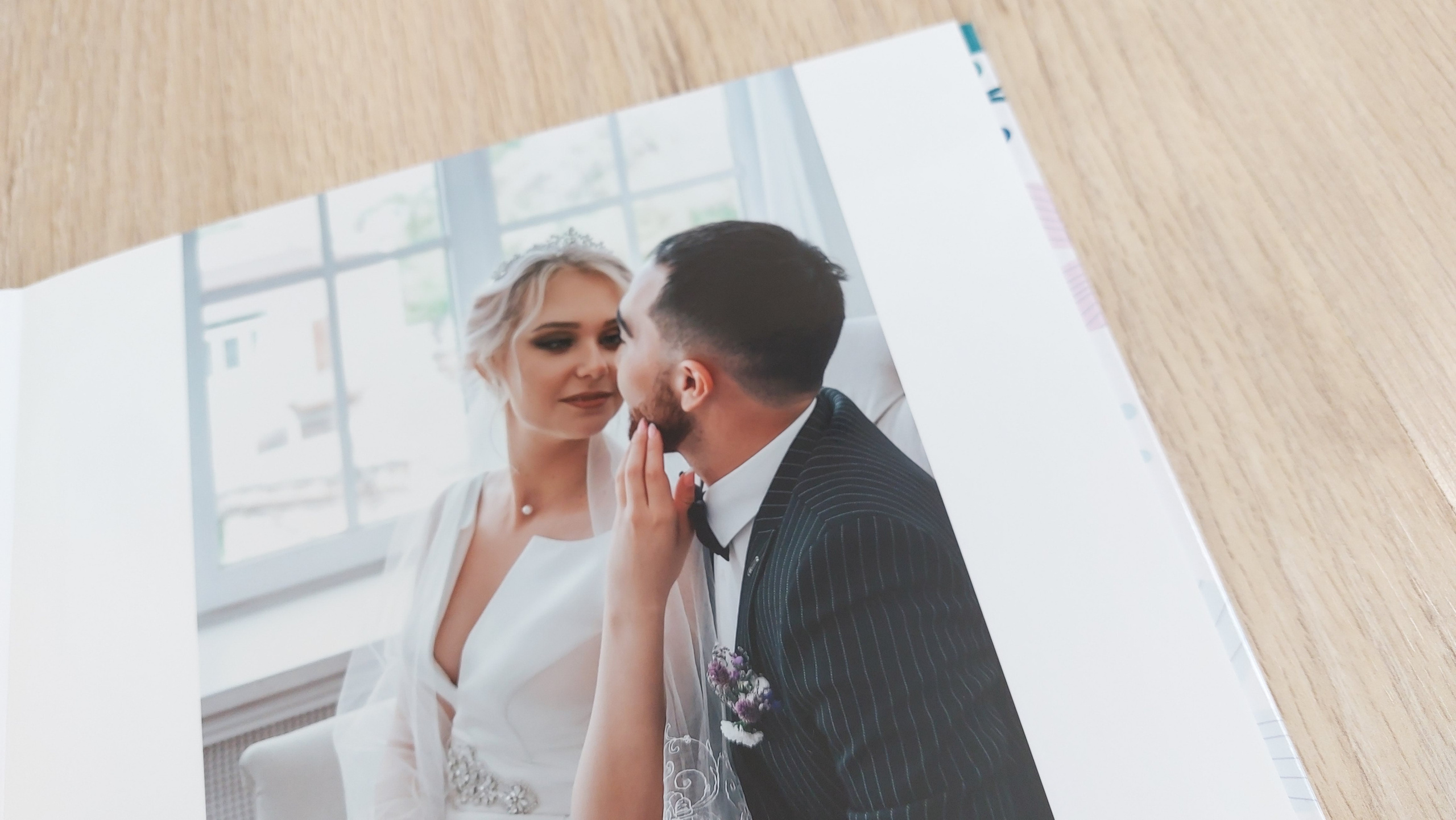 2100р Фотокнига (5 разв., страницы матовые, от 10 до 50 фото) + доставка примерно 450 р. Thephoto-russia.ru