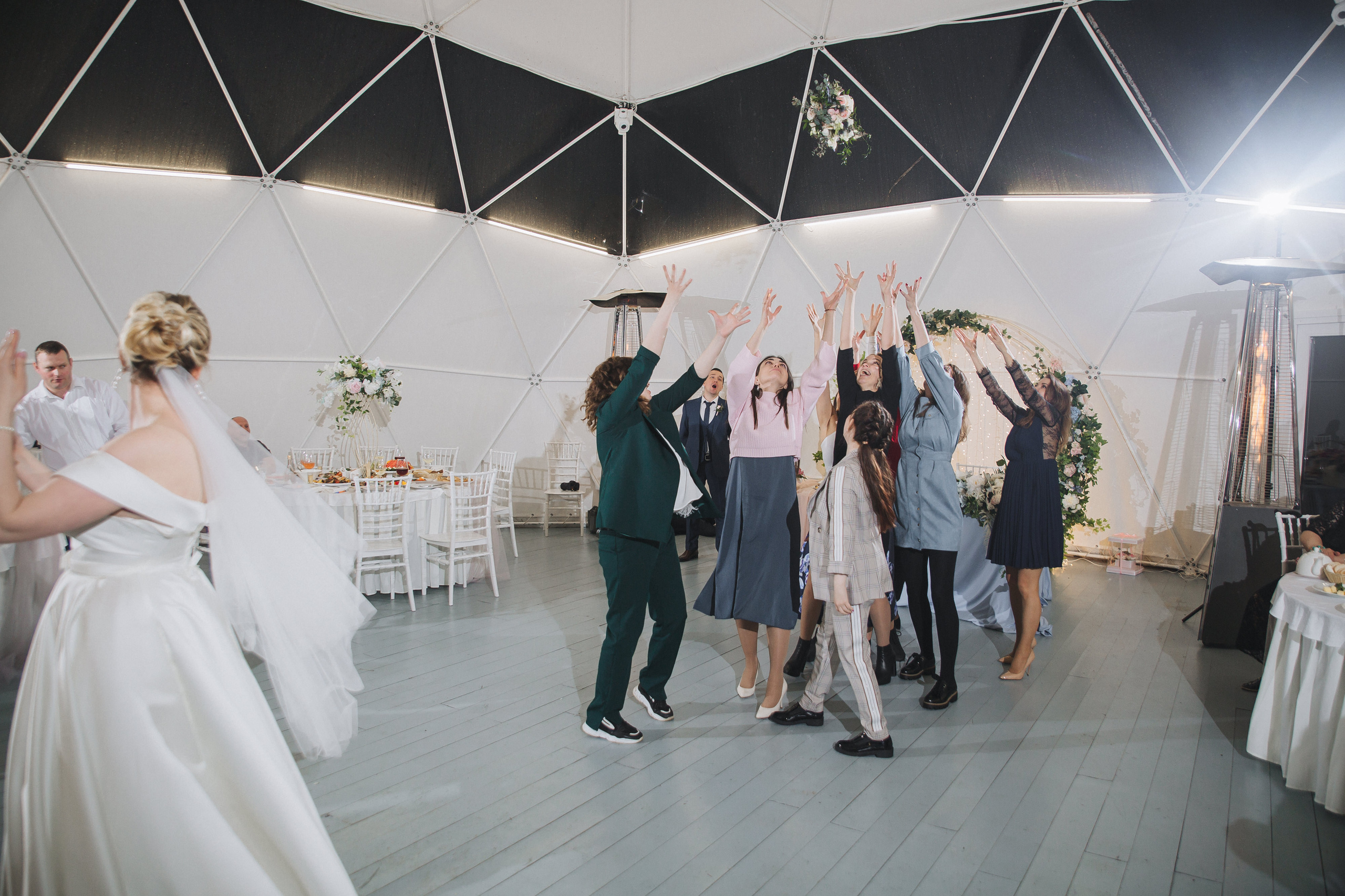 Максим и Галина. Ведущий на свадьбу в Москве Зубков Алексей