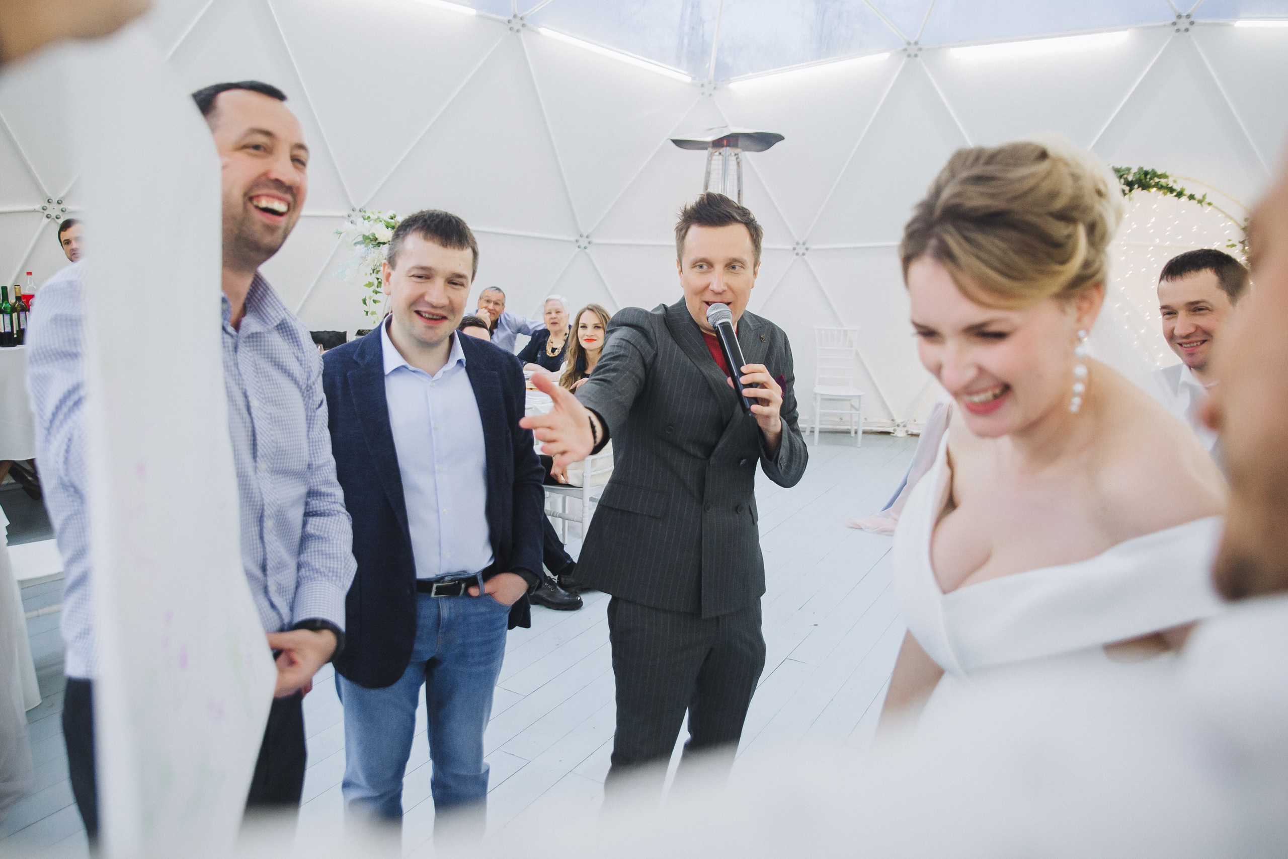 Максим и Галина. Ведущий на свадьбу в Москве Зубков Алексей