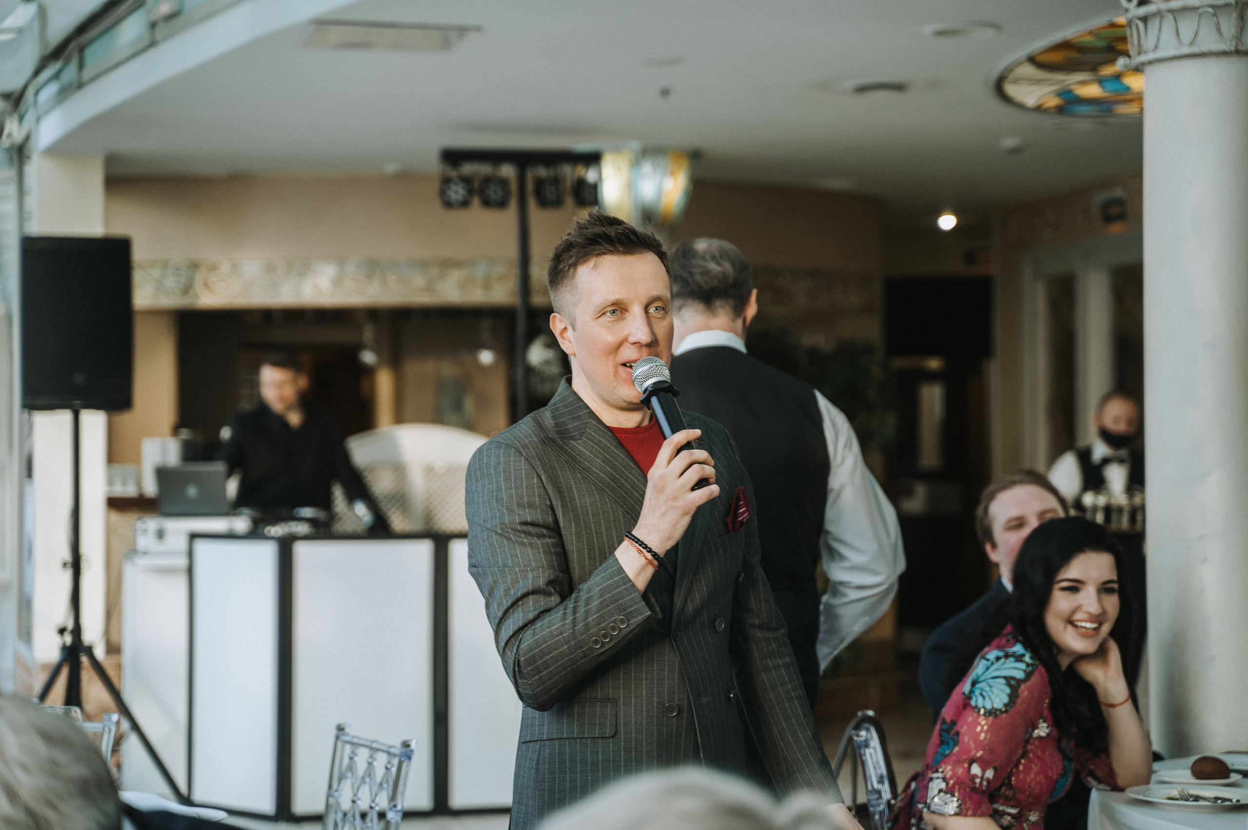 Маша и Сережа. Ведущий на свадьбу в Москве Зубков Алексей