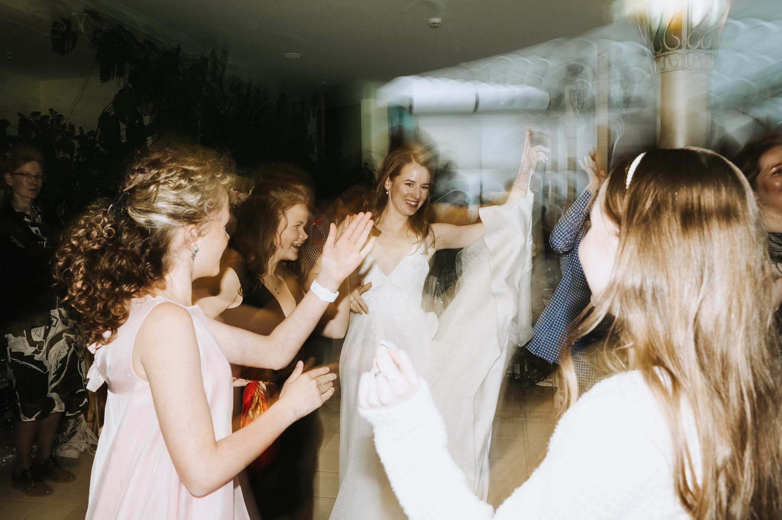 Маша и Сережа. Ведущий на свадьбу в Москве Зубков Алексей