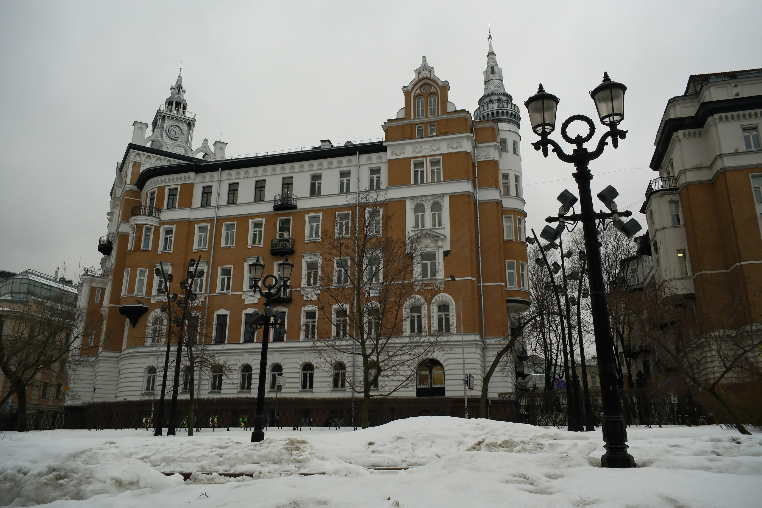 Улица, люди, жизнь…