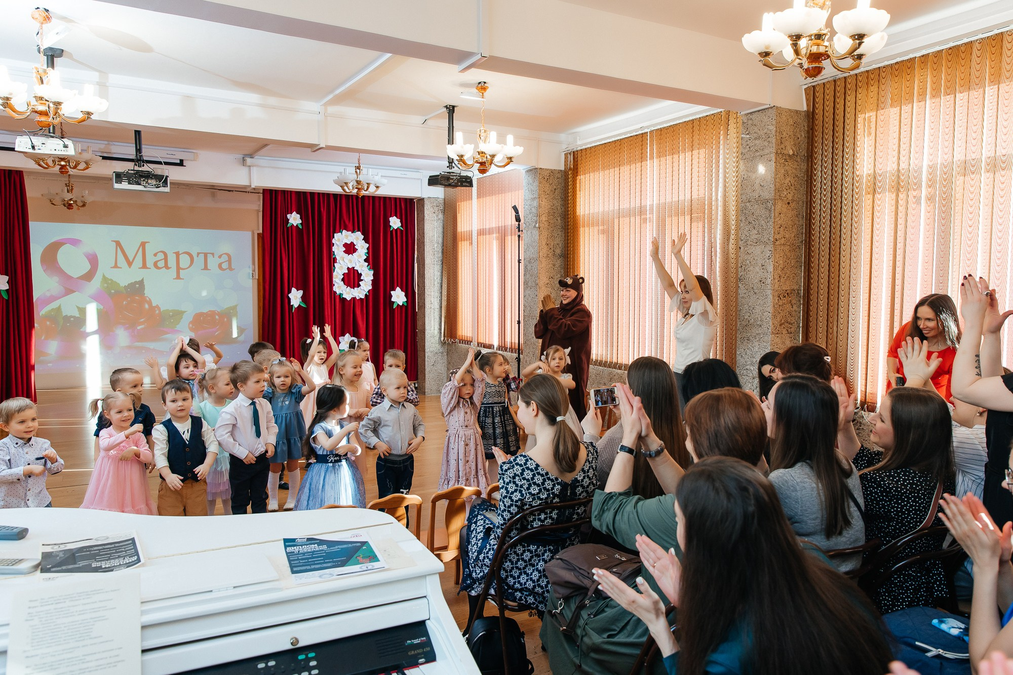 Детский сад № 93 — Утренник (07.03.2023). Свадебный и семейный фотограф Крамар Наталья