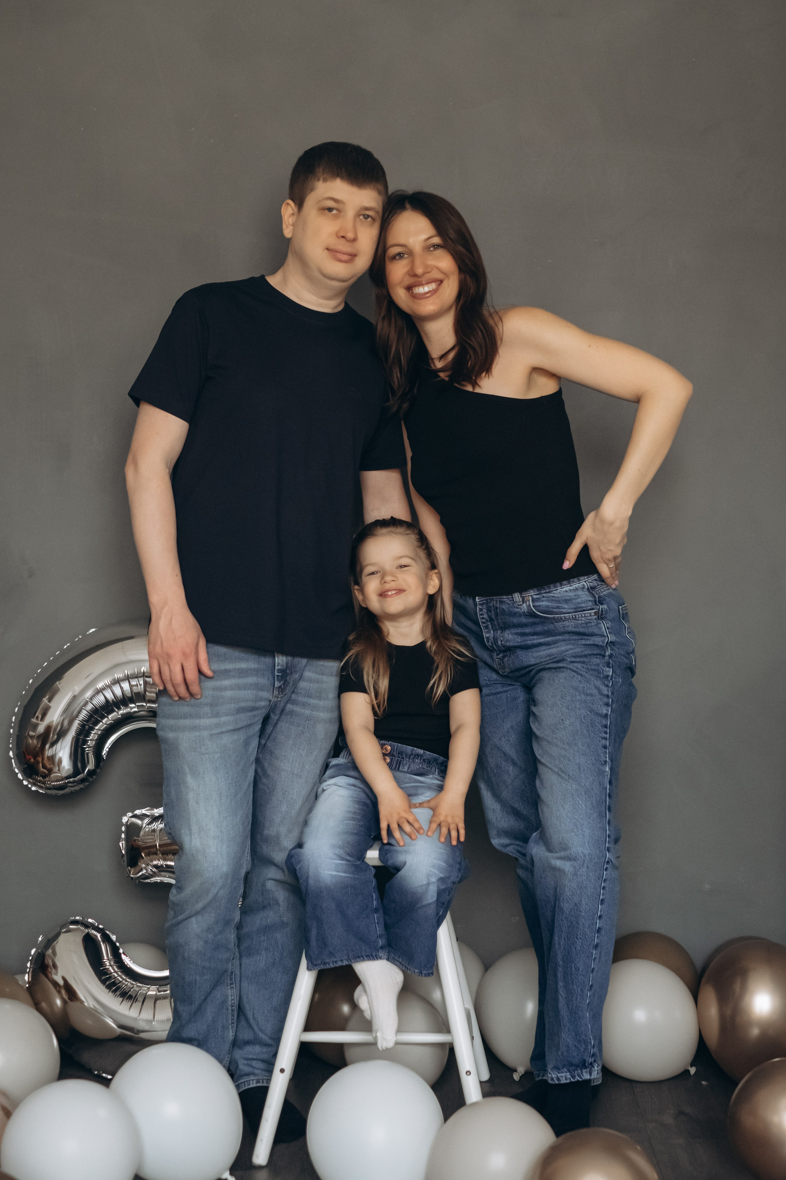 Фотосессия «День рождения» в минималистичной студии. Фотограф Новосибирск Анна Рождественская