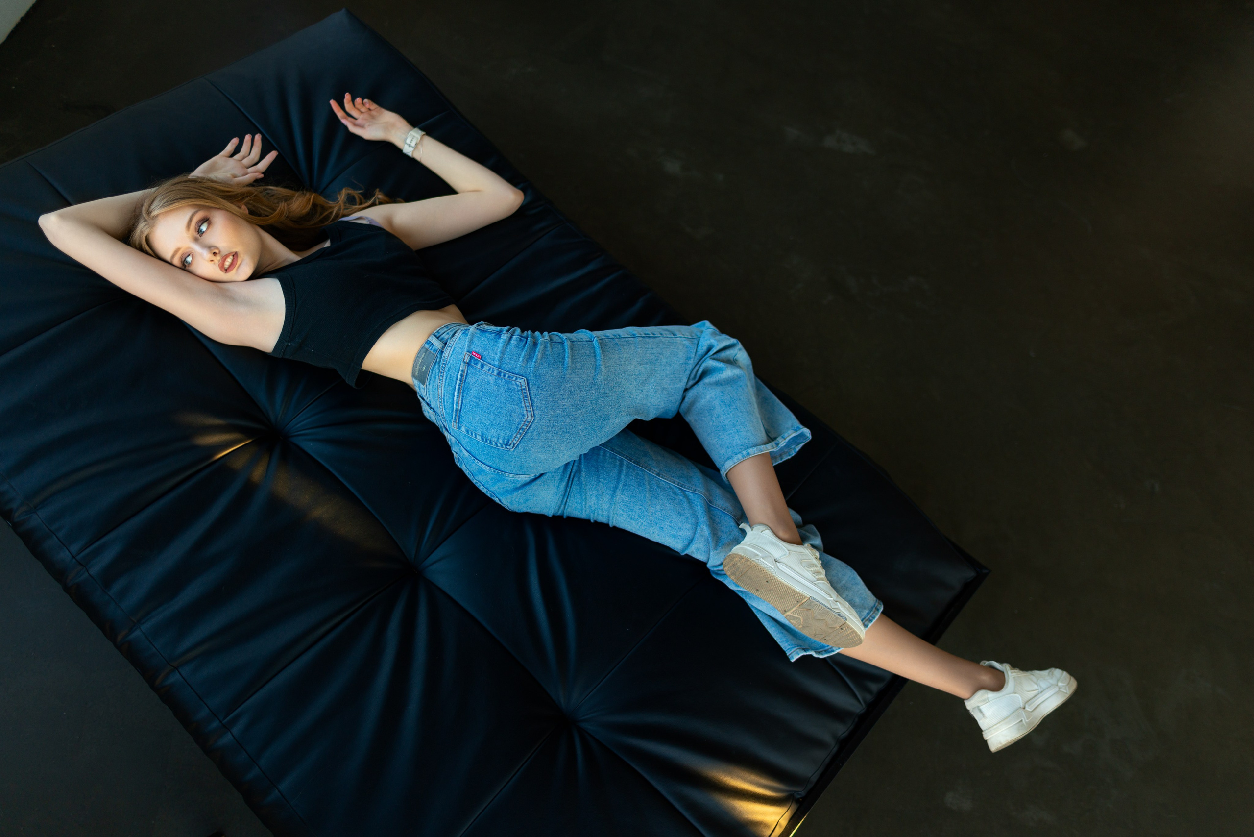 Студийная съемка с Викторией в интерьере в формате для «себя». Дмитрий Шульгин, портретный фотограф в Воронеже