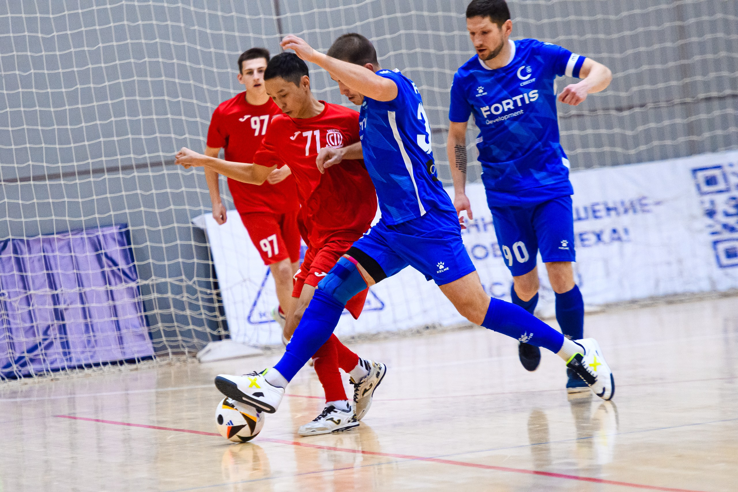 Высшая лига по футзалу — Сезон 2024-2025 — 2ой тур. Репортажный фотограф в Кемерово