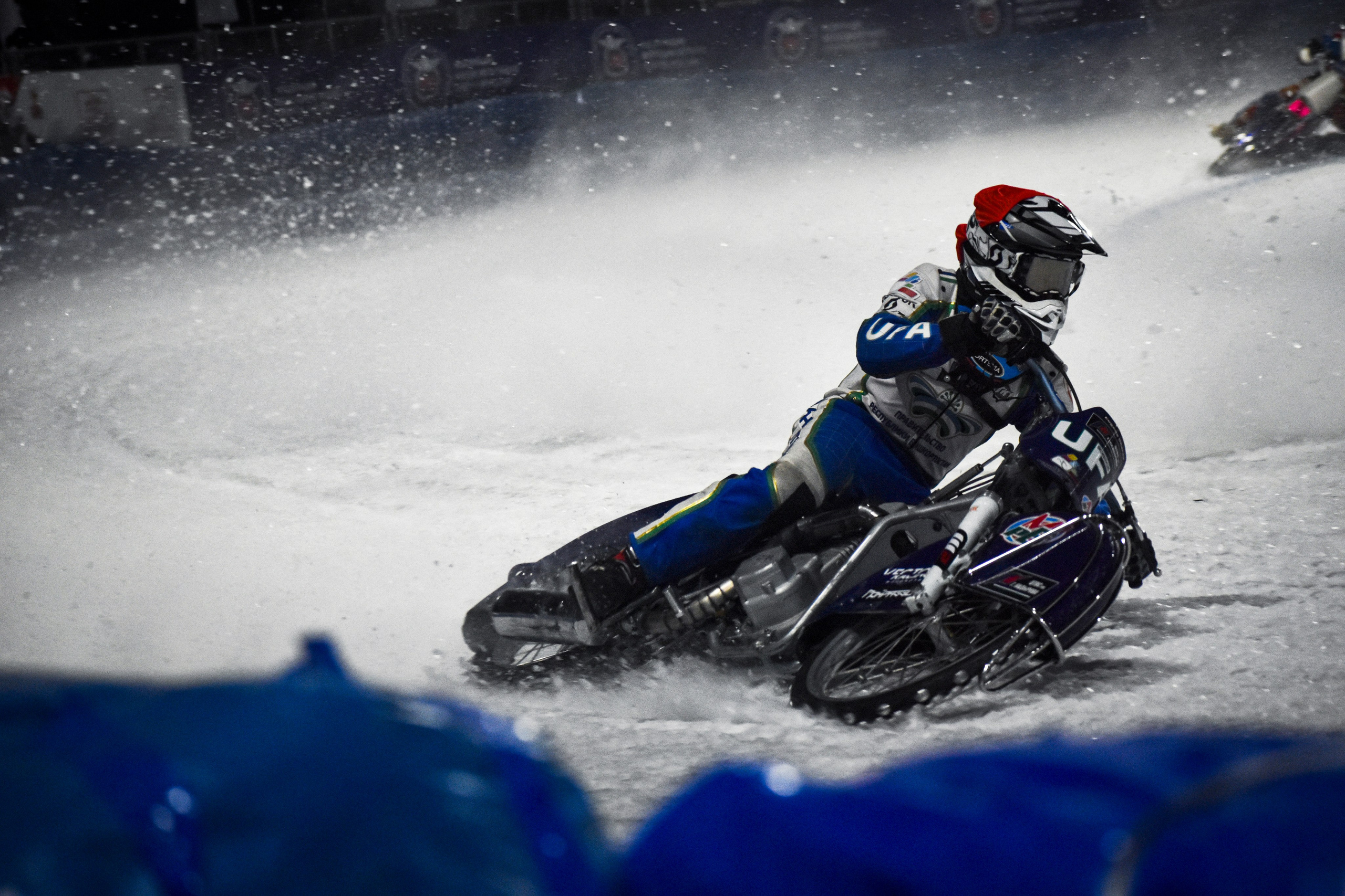 Ледовый спидвей 2025. Голосов Дмитрий — автоспортивный фотограф