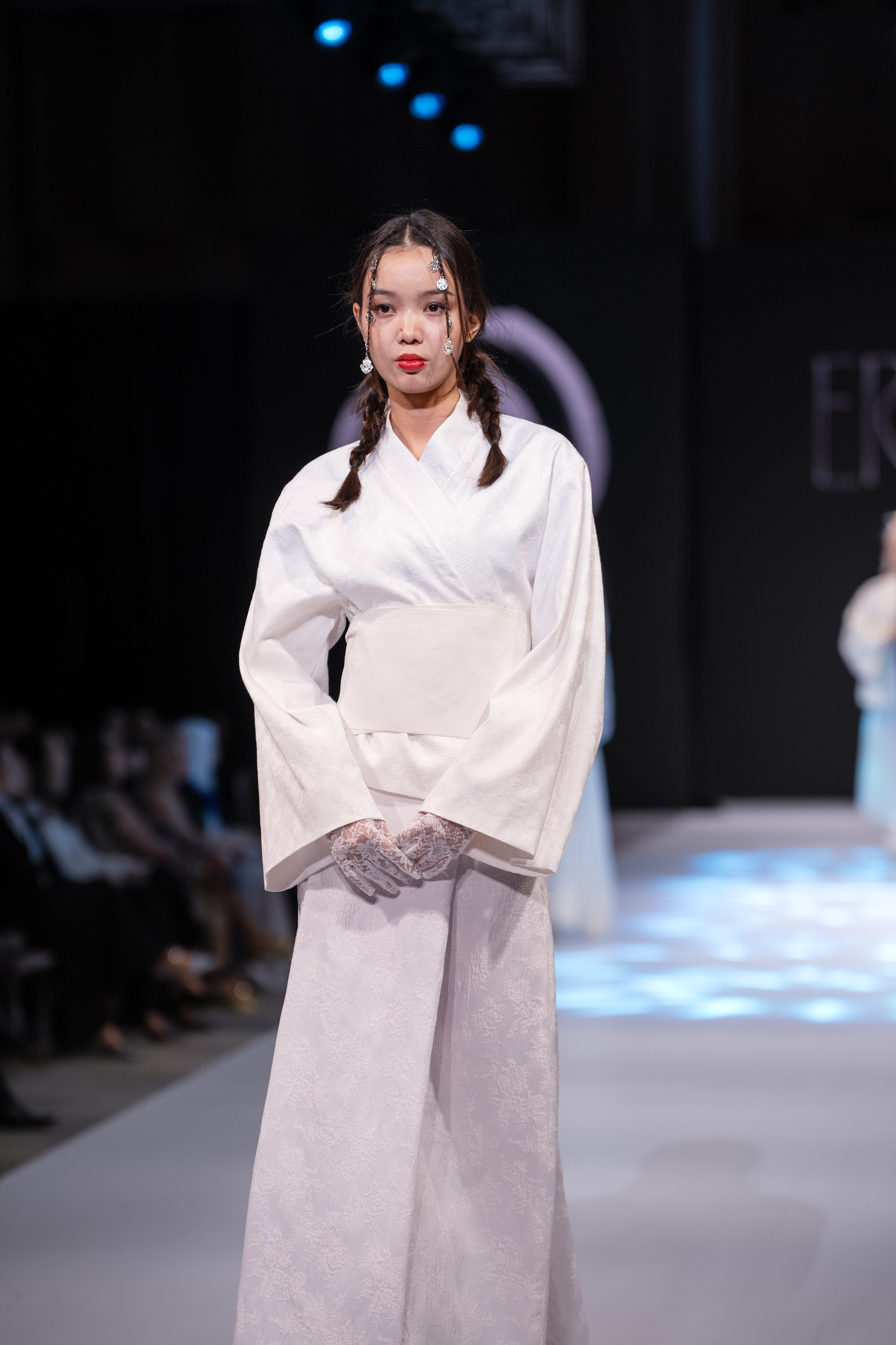 EURASIAN FASHION WEEK Eren. Сайт Алматинского НЮ АРТ, будуар и фэшн фотографа Дениса Карпенко