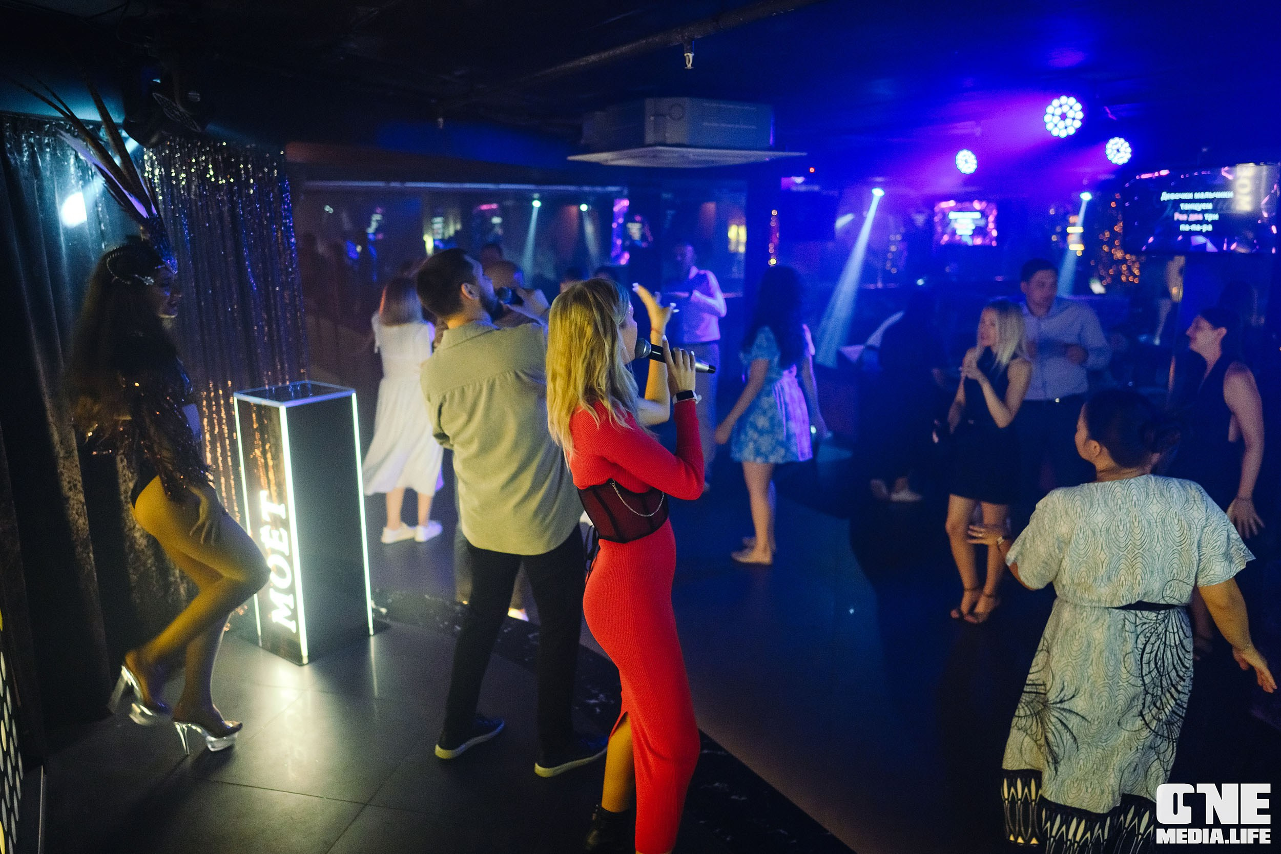 Фоторепортаж из караоке-клуба Эйфория. One Media Life: фоторепортажи, фотоотчеты с мероприятий и заведений