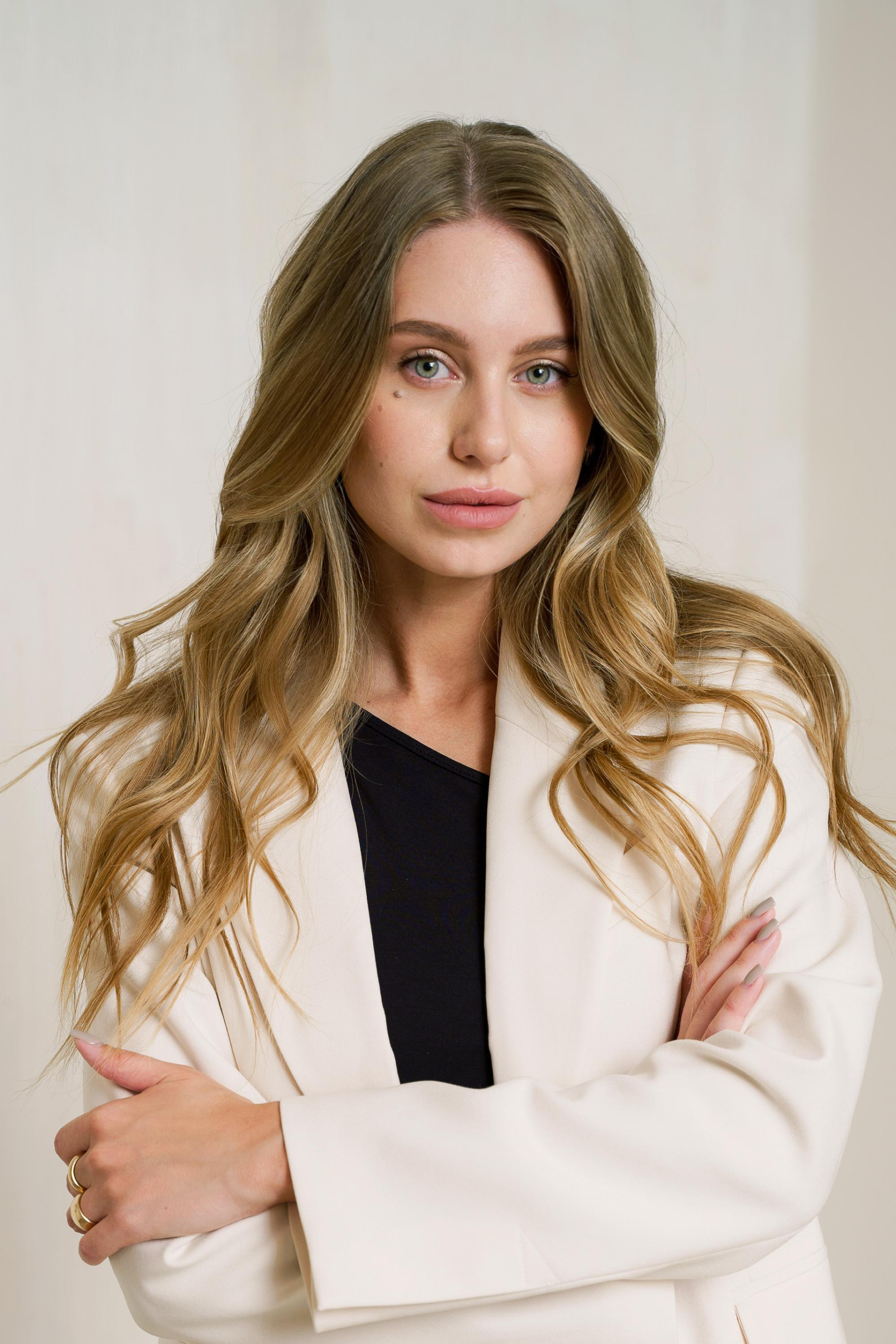 Элегантный женский бизнес портрет