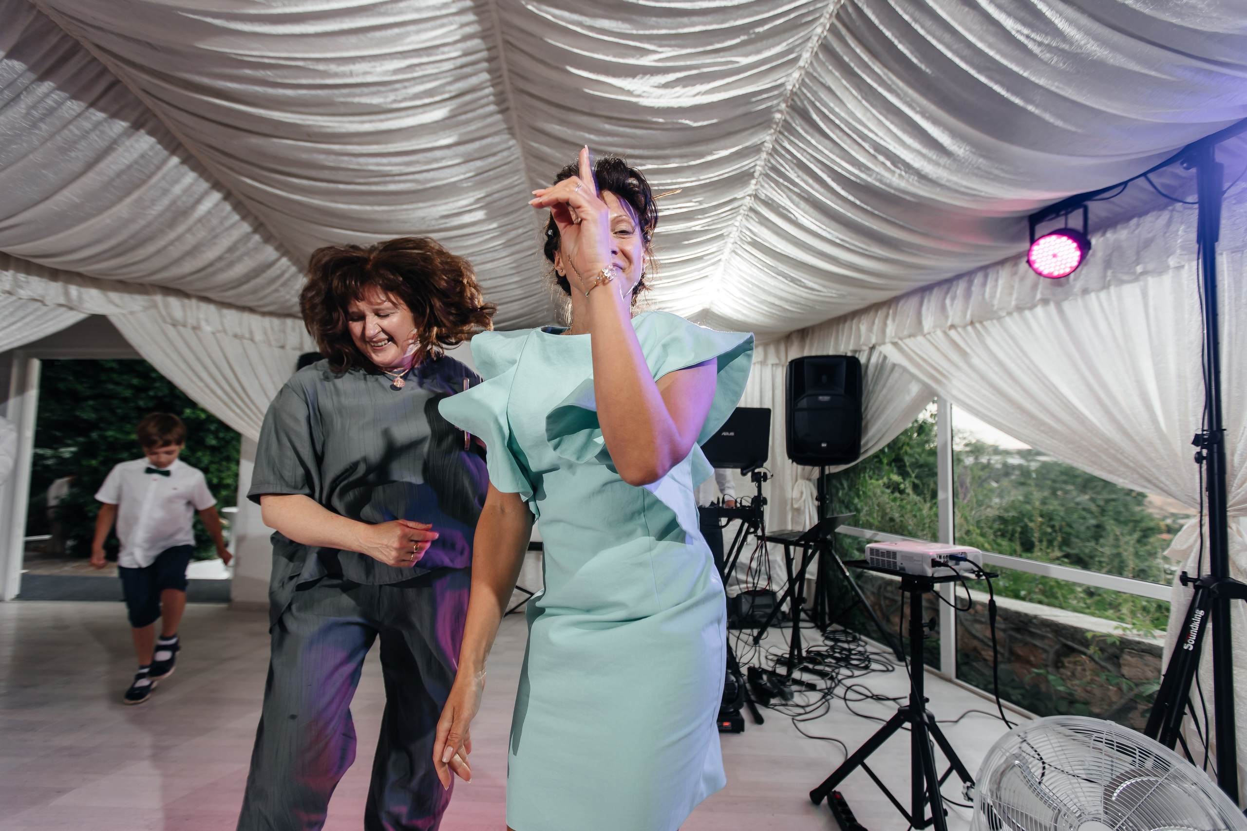 Анонс свадьбы Юлии и Игоря. Городская лавстори в Севастополе. Свадебный фотограф в Крыму и Севастополе Ольга Баскакова