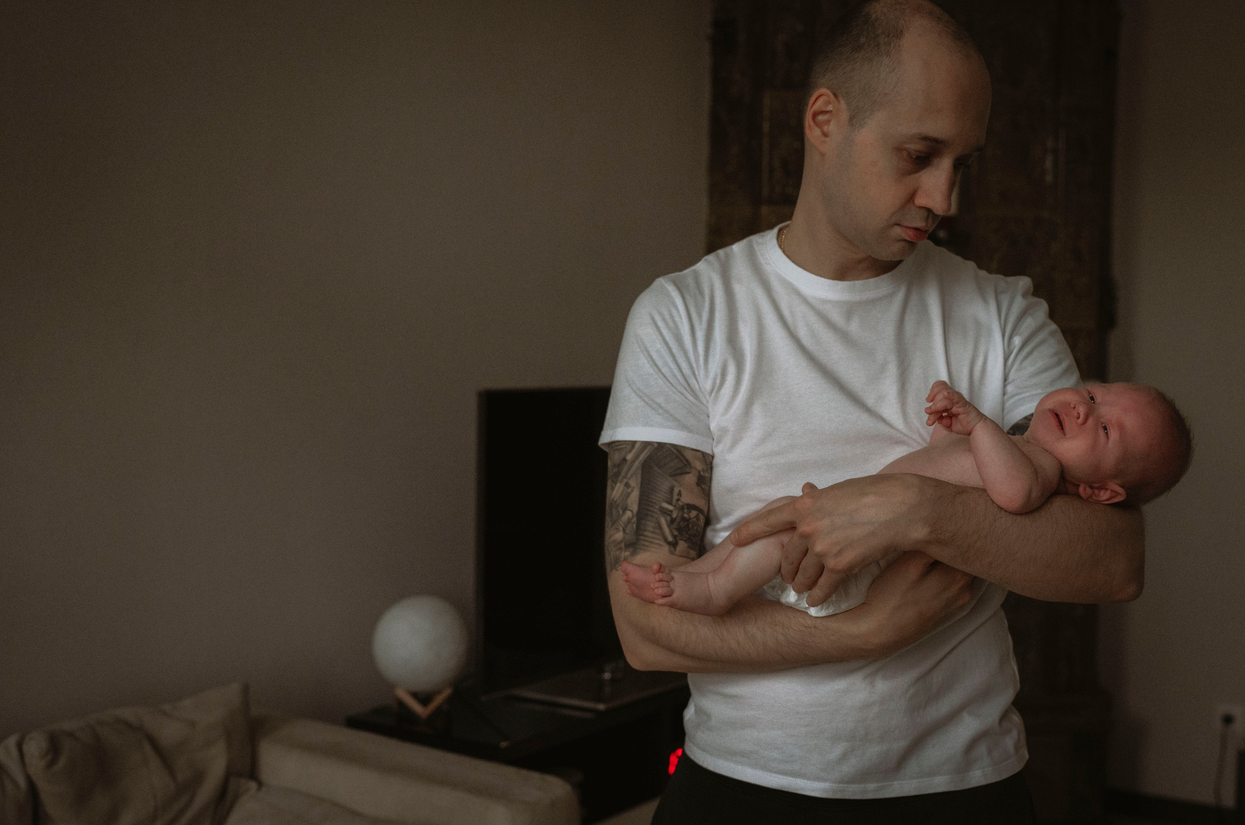 Семейная домашняя фотосессия. Профессиональный фотограф беременности в СПБ. Стильные фотосессии беременности в стиле минимализм и классическая фотография