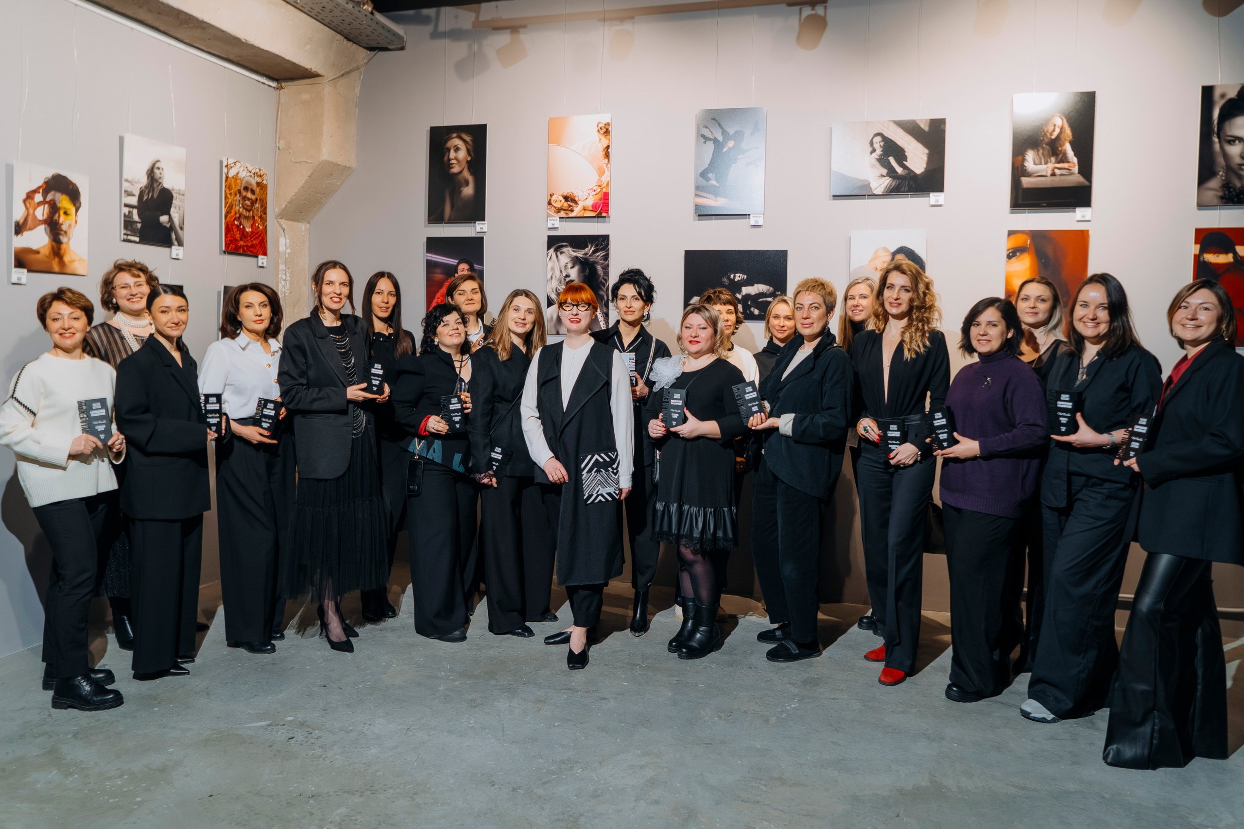 Вернисаж фотовыставки MFamilia «Гармония различий». Организация фотовыставок в Петербурге и Москве, MFamilia (МФамилия)