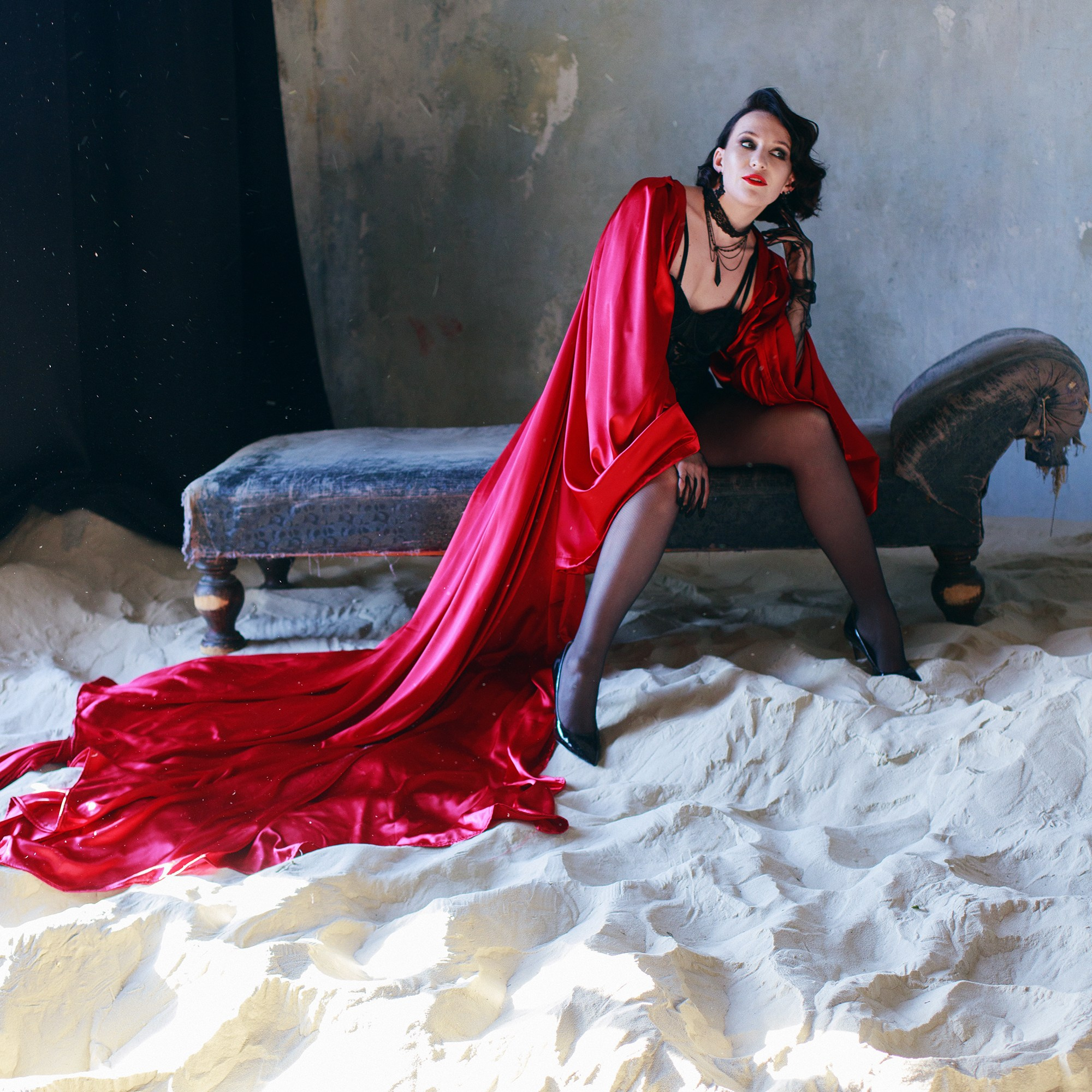 Женщина вамп. Необычные портретные фотосессии под ключ в Москве