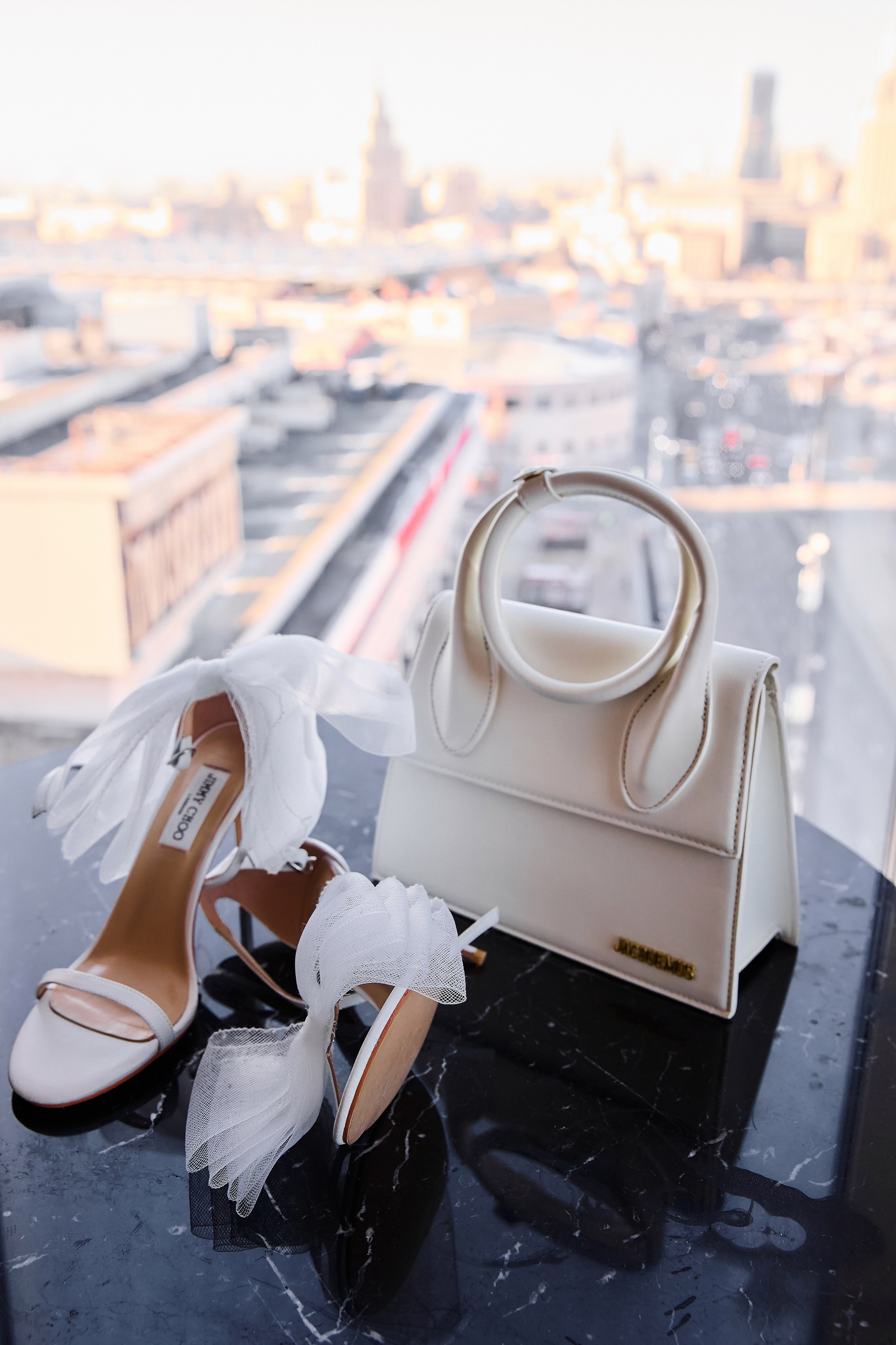 Виктория и Денис. Сборы в отеле «Marriott Imperial Plaza». Свадебный фотограф в Москве и Подмосковье