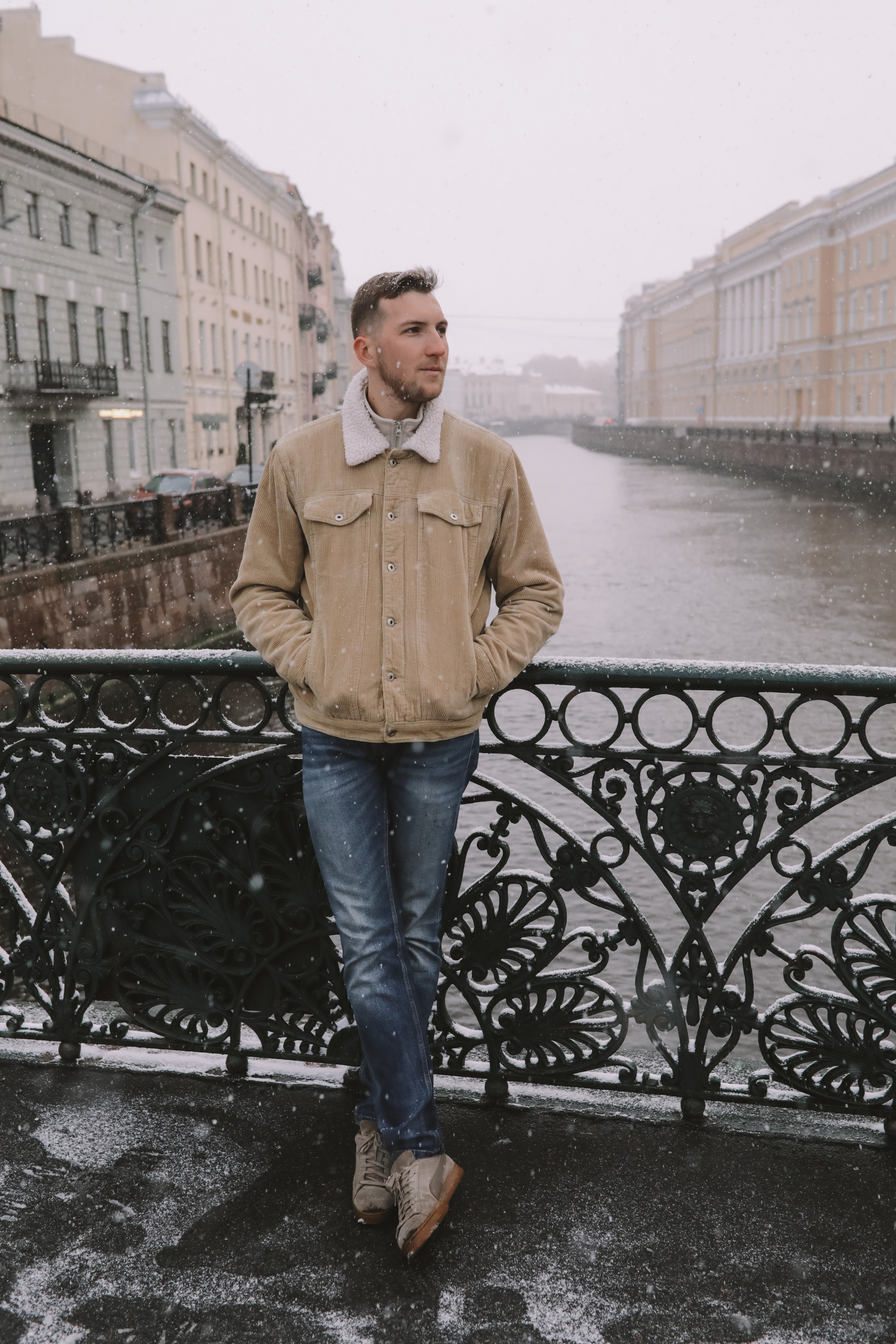 Фотопрогулка по Дворцовой площади под первым снегом, в Санкт-Петербурге. Фотограф в Санкт-Петербурге Разиля Идиятуллина