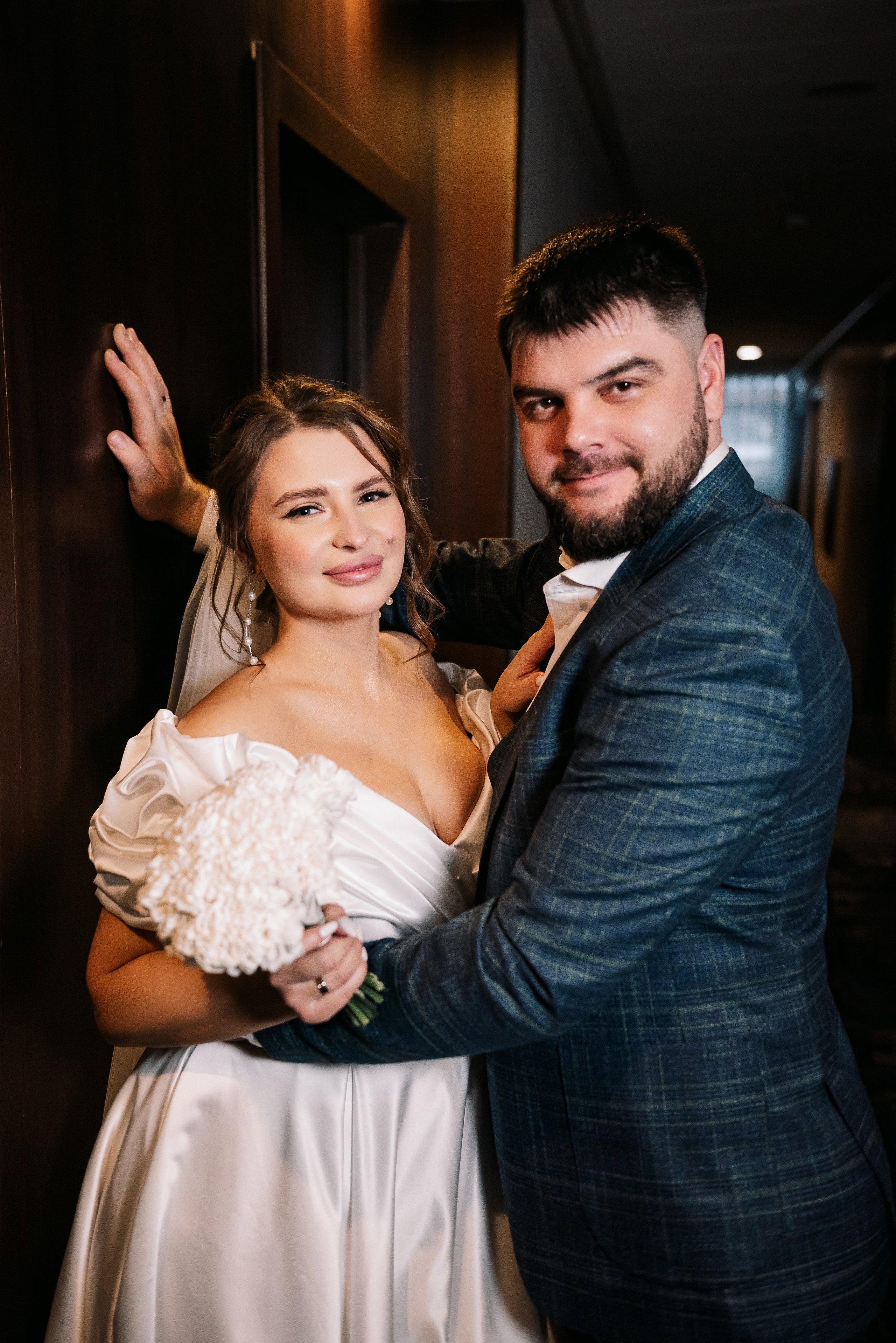 Свадебная фотосессия в отеле Томь г. Кемерово