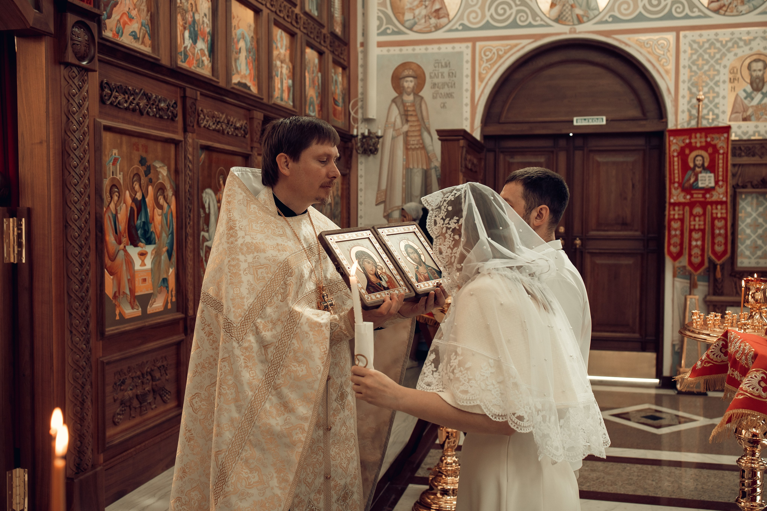 Венчание Дениса и Дианы. Свято-Троицкий храм. Свадебный фотограф Краснодар Инна Кириенко