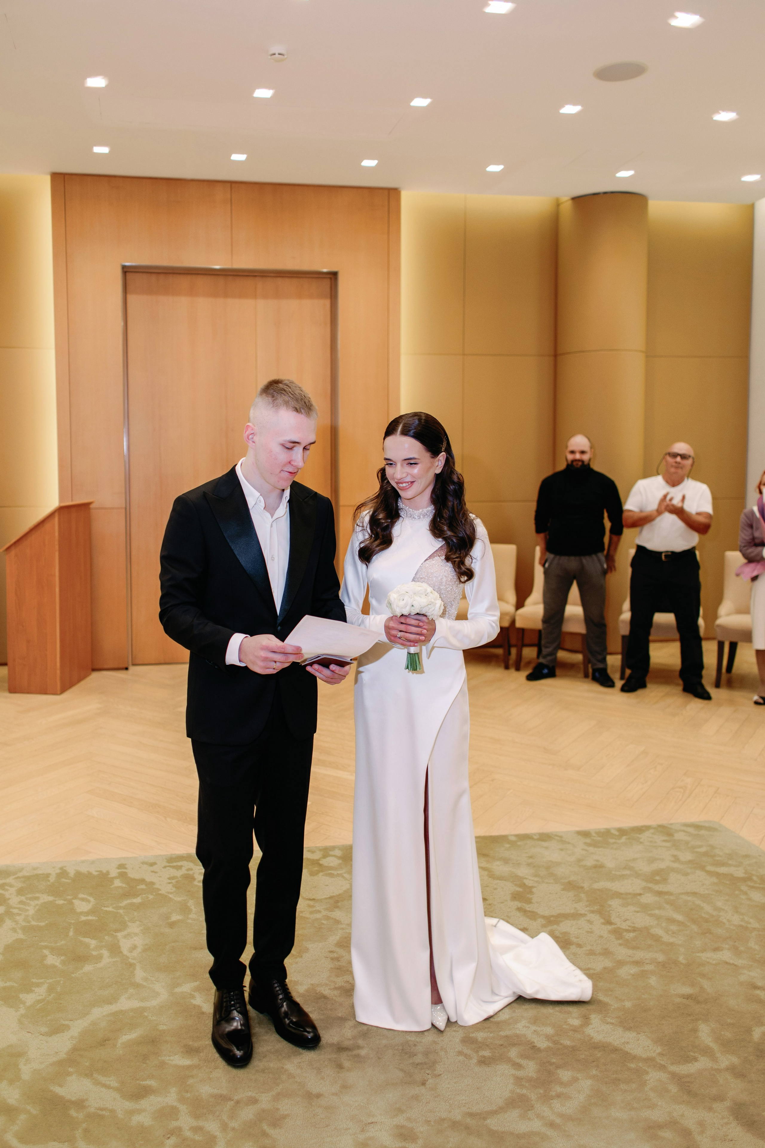 Свадьба для двоих в Москве, фотосессия на крыше, сборы, прогулка в Barvikha Luxury Village