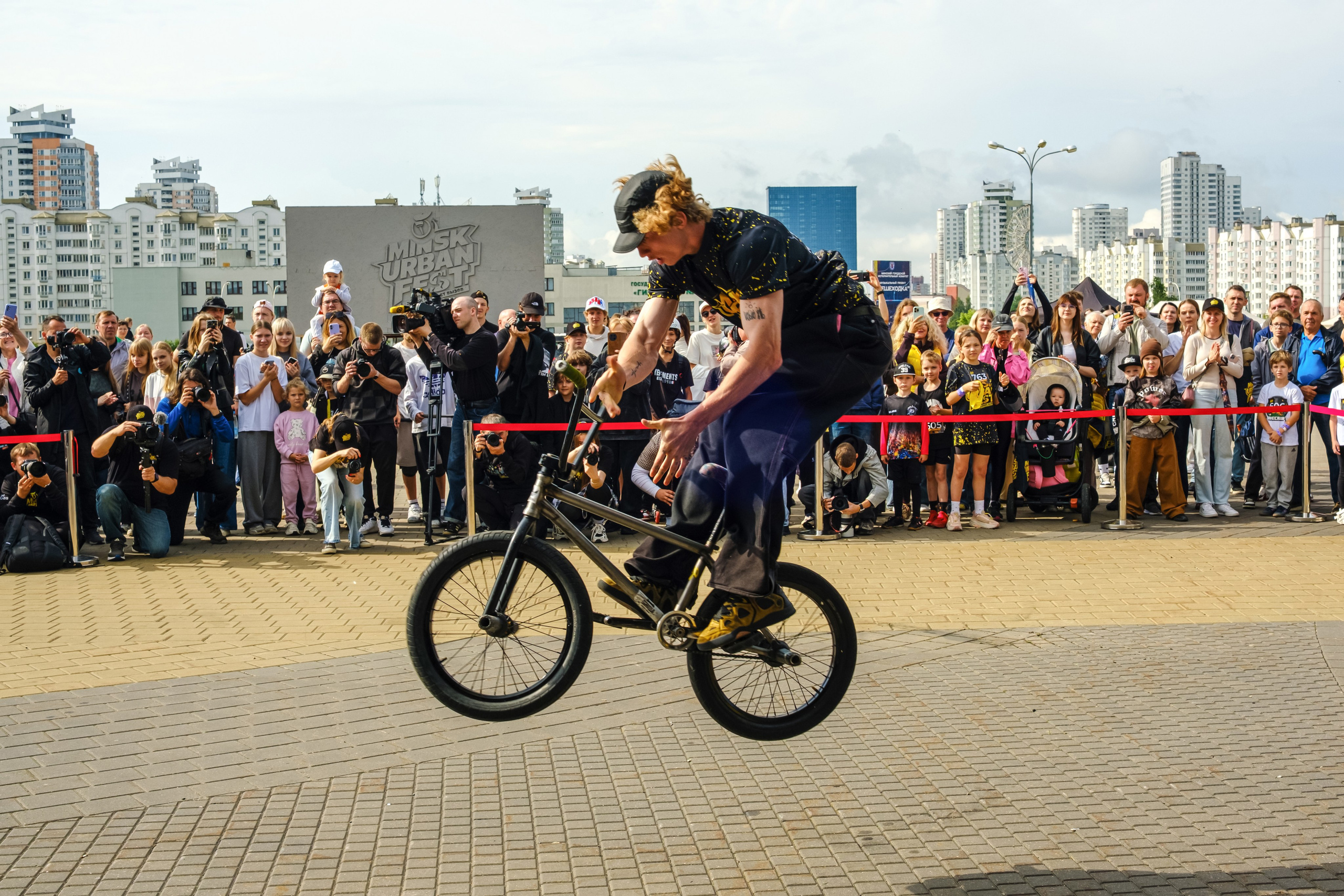 Urban Fest. Https://www.instagram.com/paparrazzio