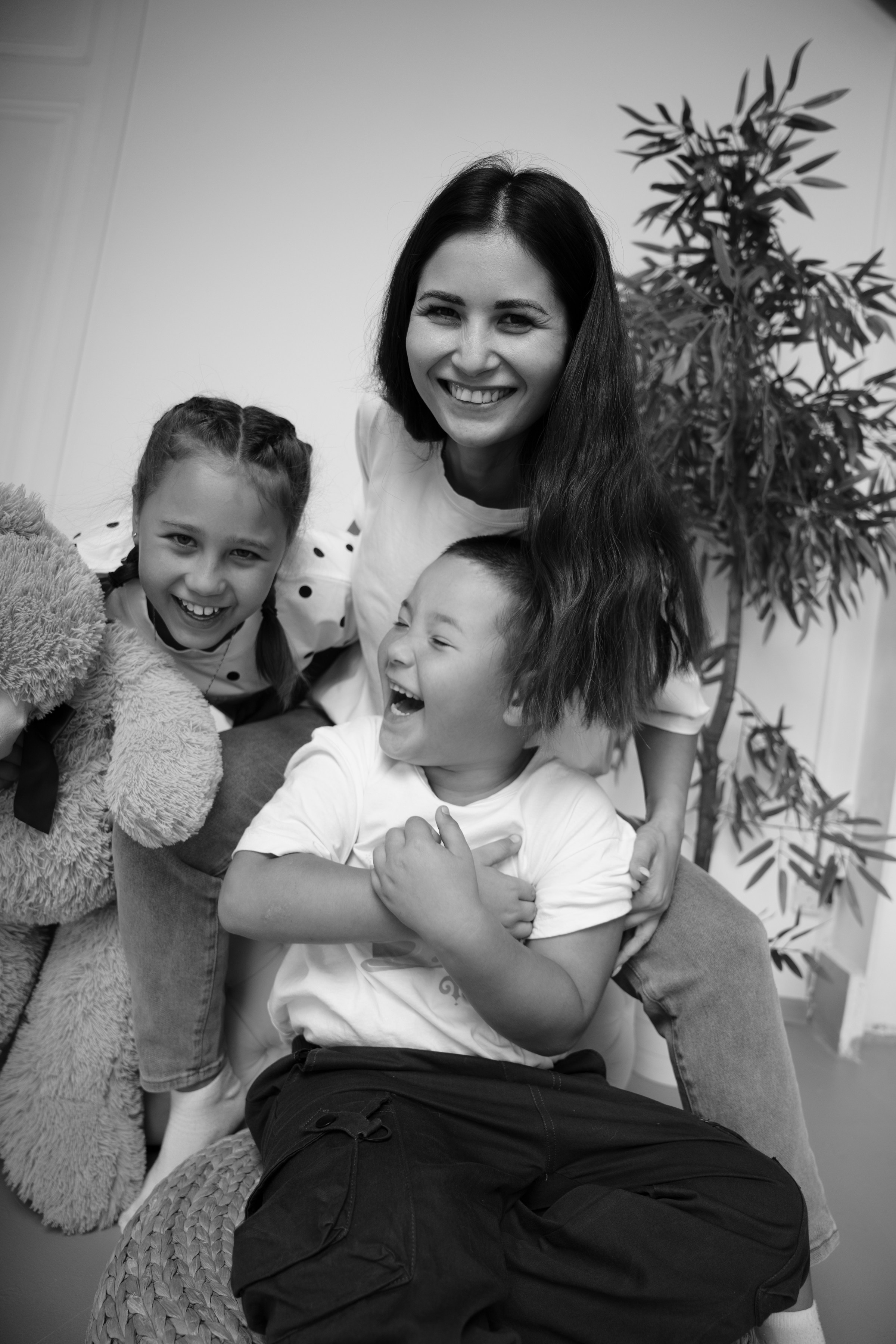 Семейная сьемка в студии с близкими. Ольга Плаксина фотограф в Саратове