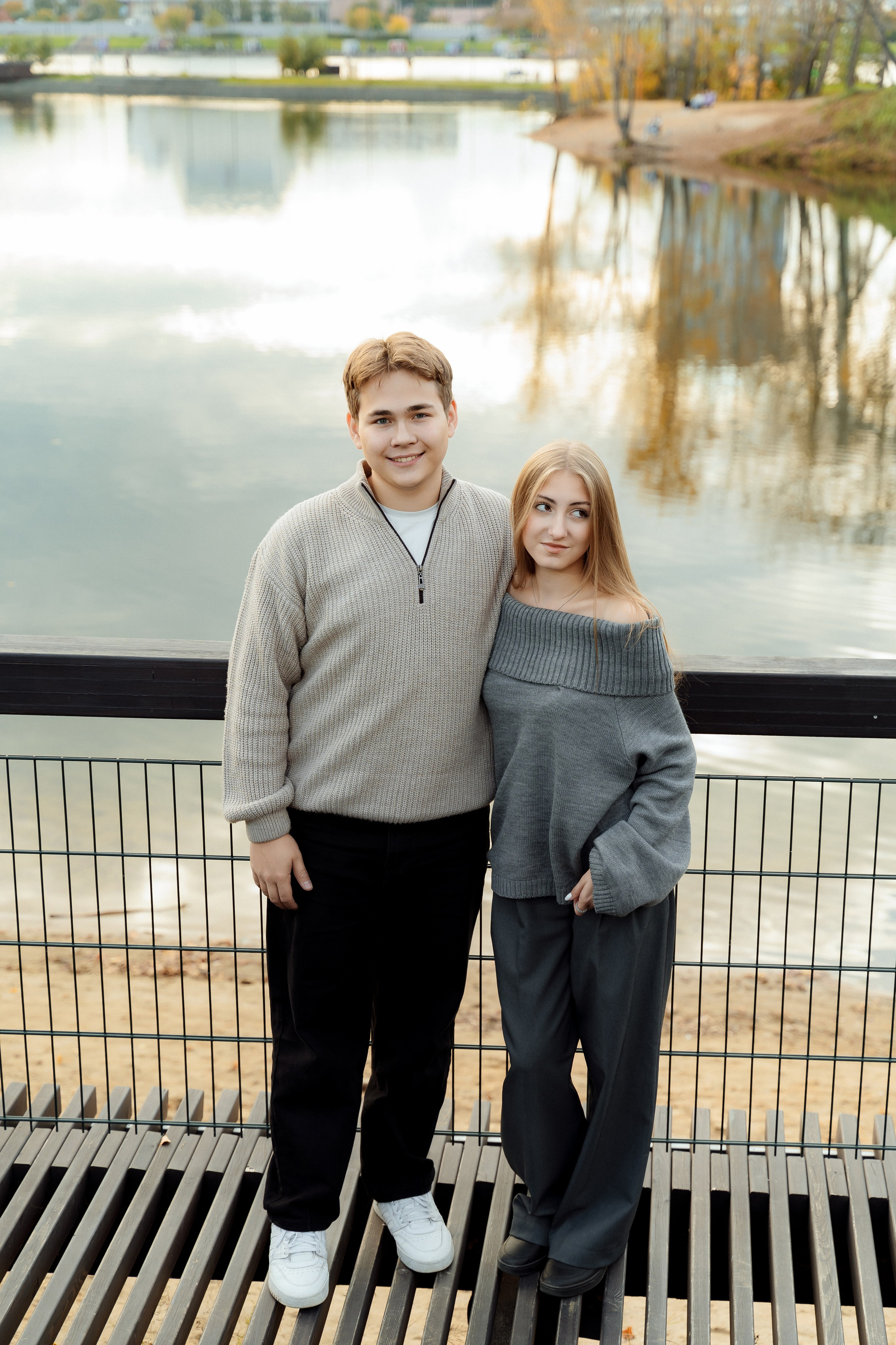 Фотосессия осенью в парке. 11 класс. Фотограф Ким Наталья в Красноярске