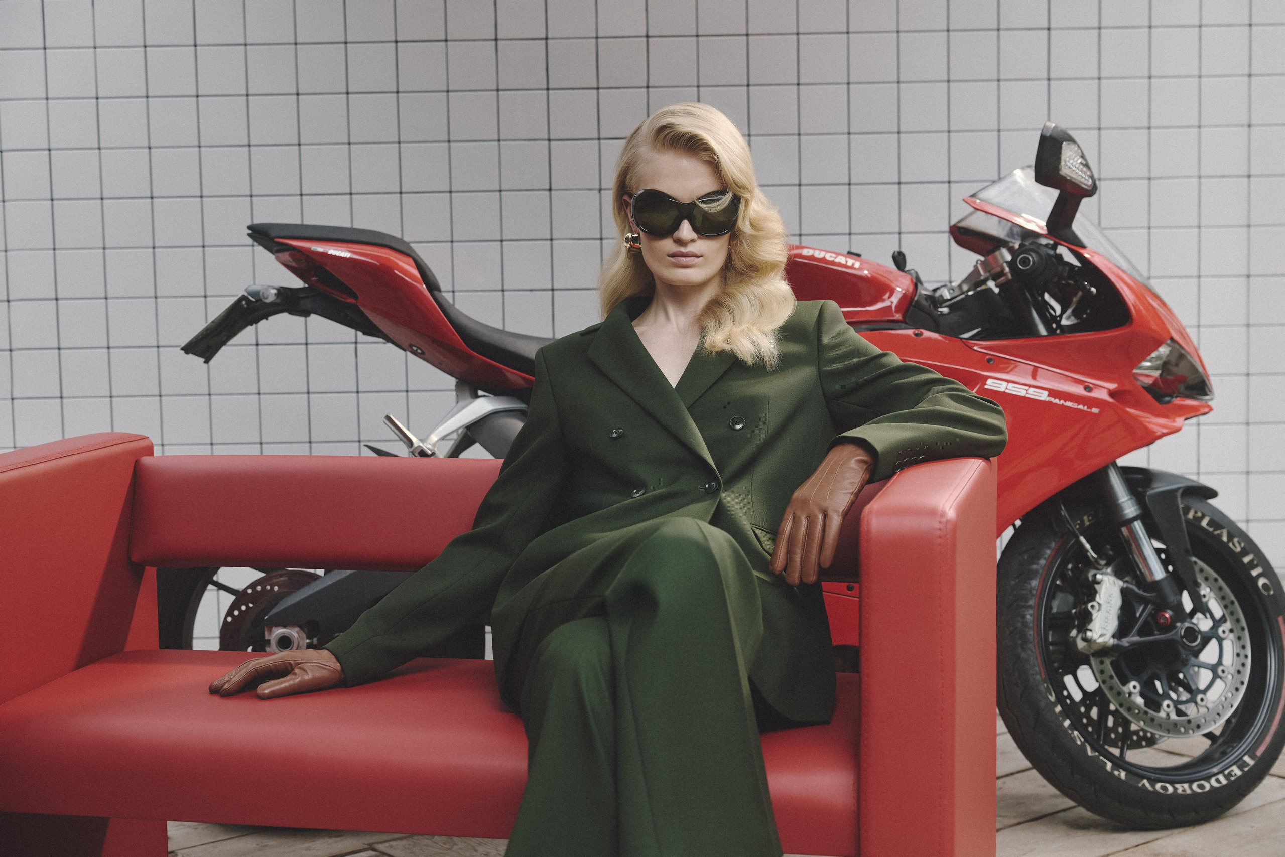 Аксёнова Оля — сет-дизайнер, художник-постановщик, Москва