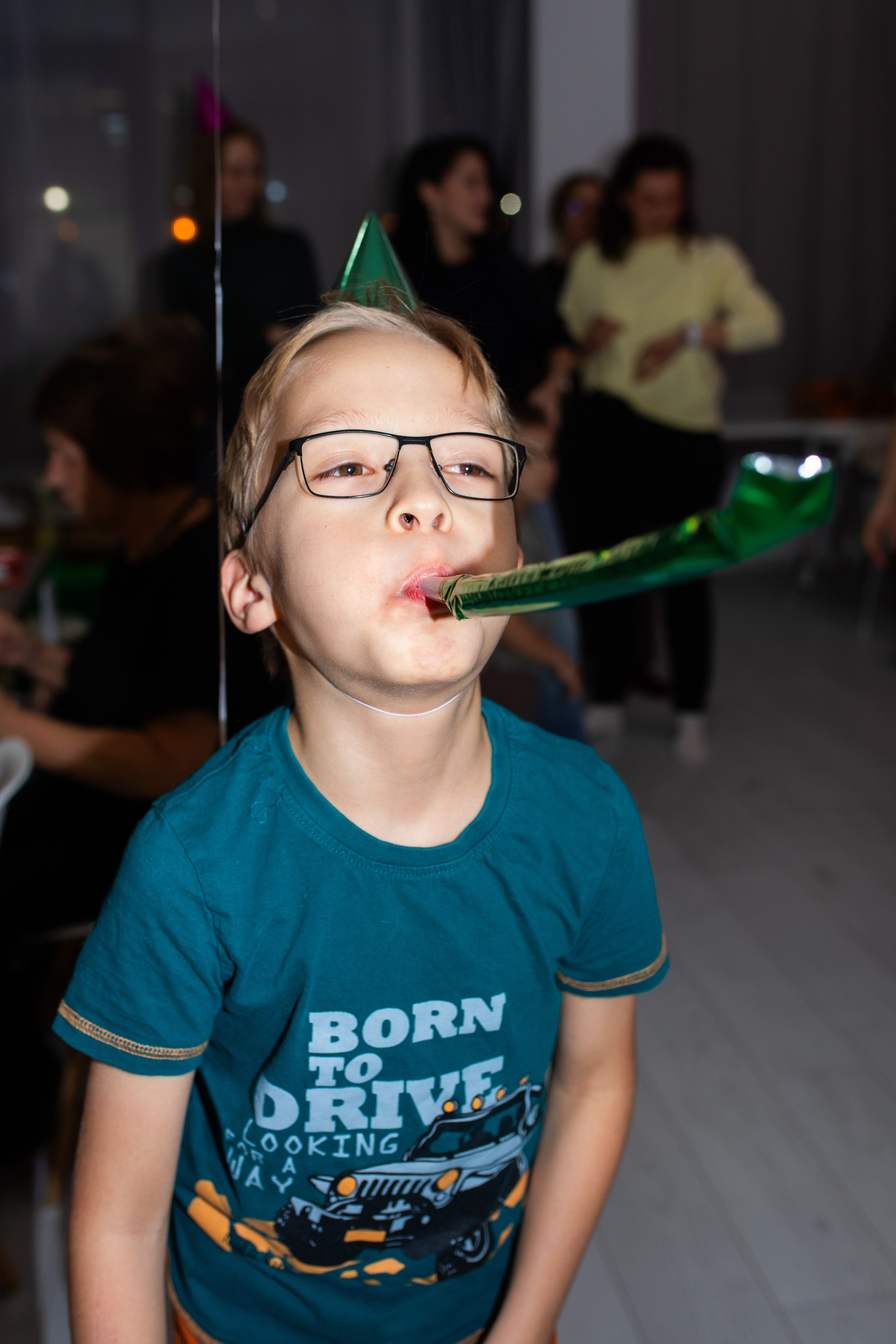 Гринч или как выключили свет в лофте вечером) атмосферные фото детского праздника со свечами и фонариками. Фотограф в Новосибирске Ася Зверева