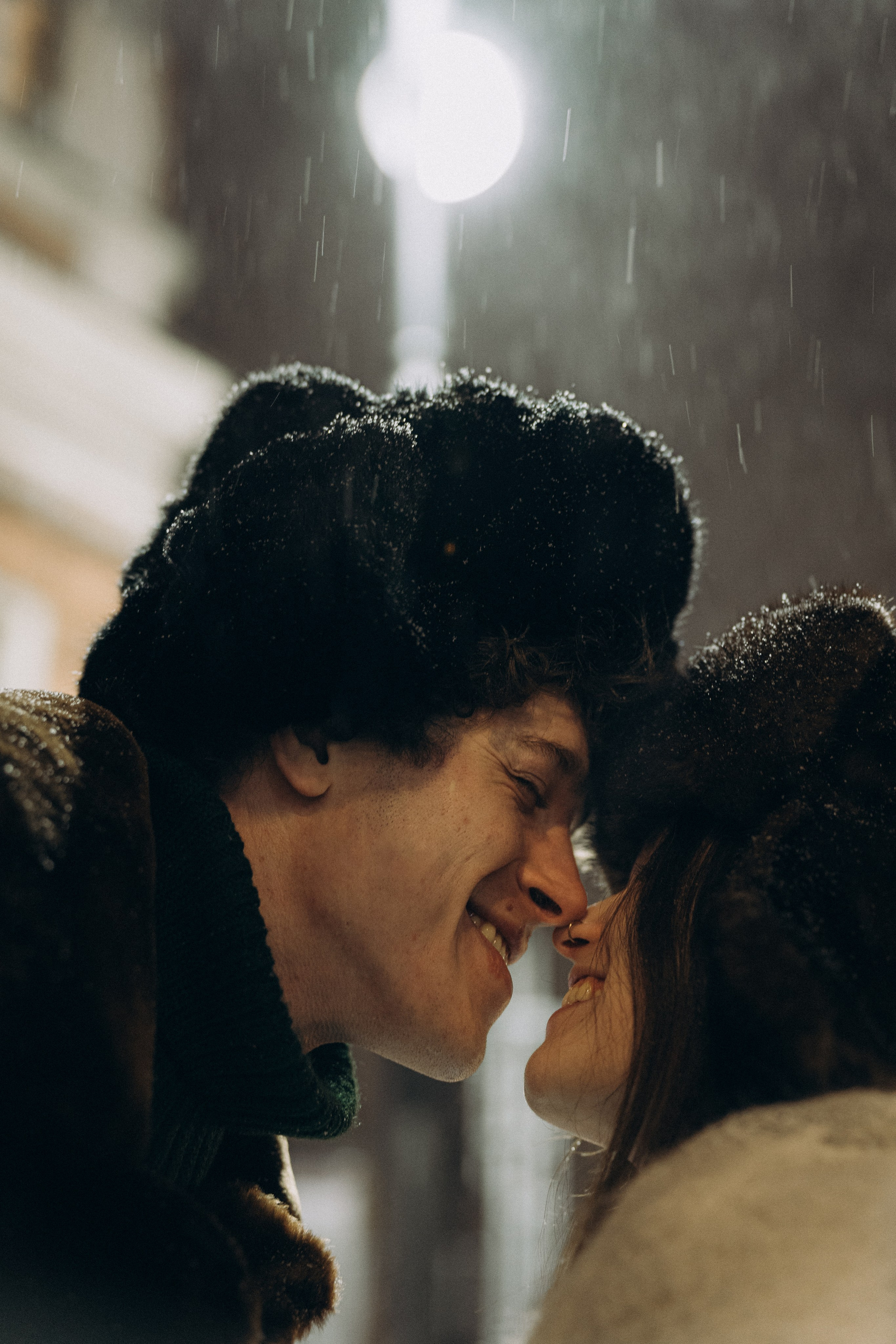 НОВОГОДНЯЯ ПРОГУЛКА ПАРЫ ПО ЧЕРНЫШЕВСКОЙ ПЕРЕД НОВЫМ ГОДОМ. Профессиональный фотограф, Санкт-Петербург — Виктория Богомолова