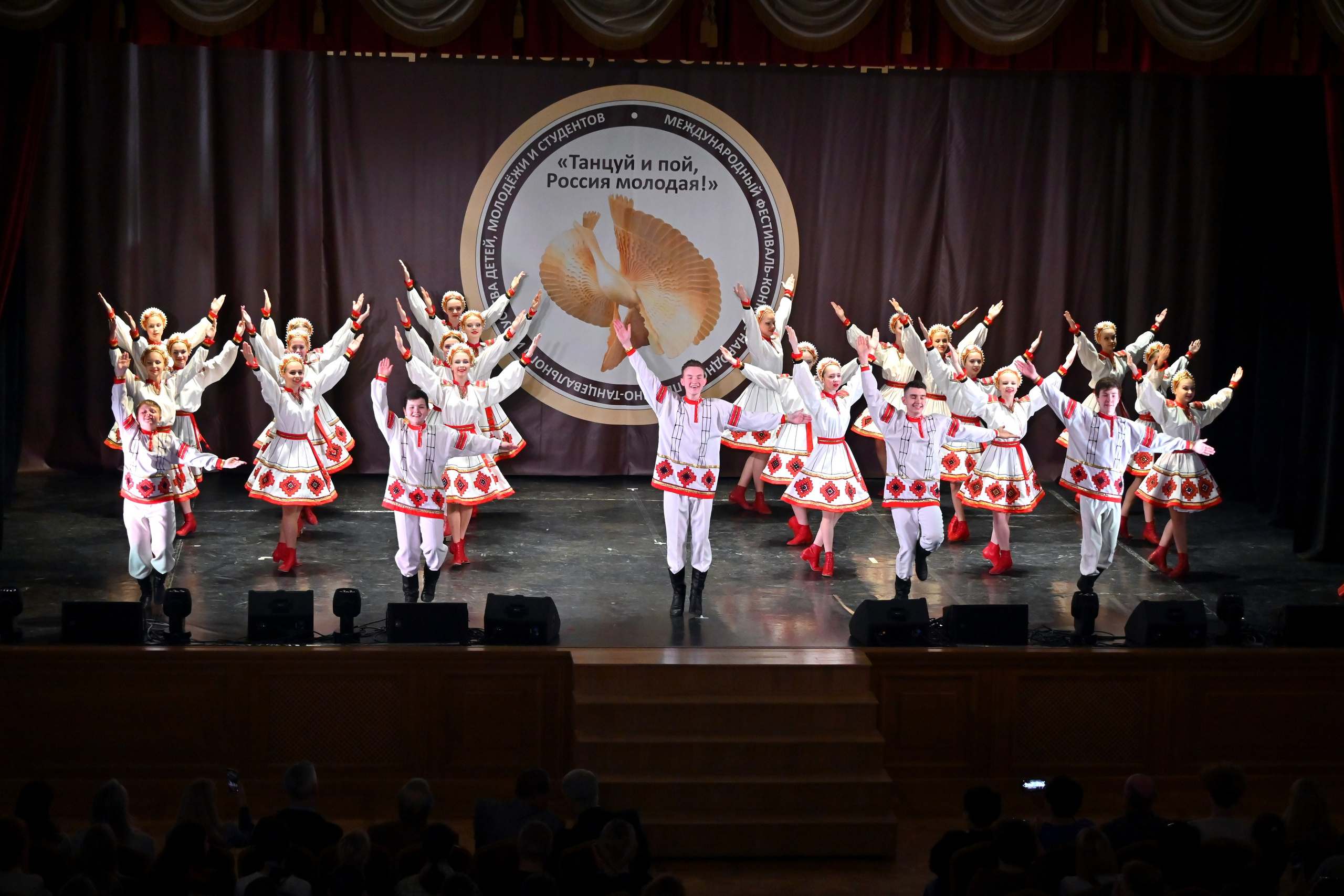 Гала-концерт. Танцуй и пой, Россия Молодая! 22.04.2024. Профессиональный фотограф в Москве Алёна Котова