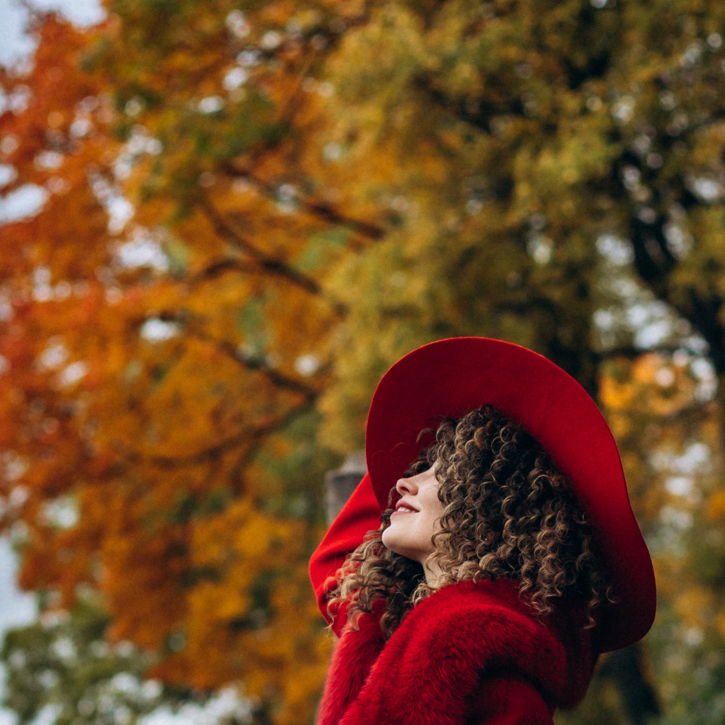 Елена и октябрь. Фотопрогулка в Петербурге. Индивидуальный и семейный фотограф в Санкт-Петербурге
