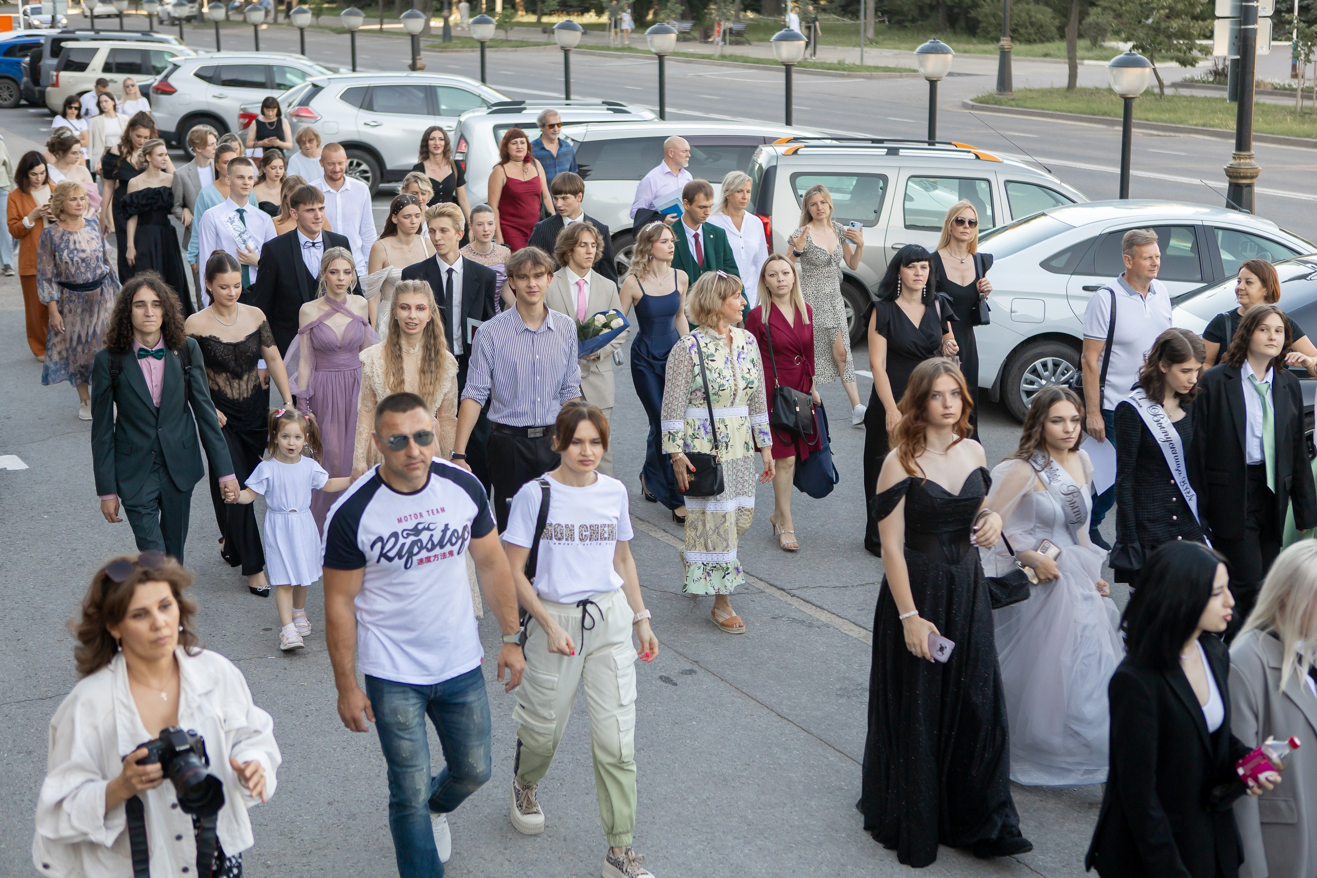 Выпускной Гимназия 12 2024 г. Свадебный и портретный Фотограф в Липецке Дмитрий Котюков