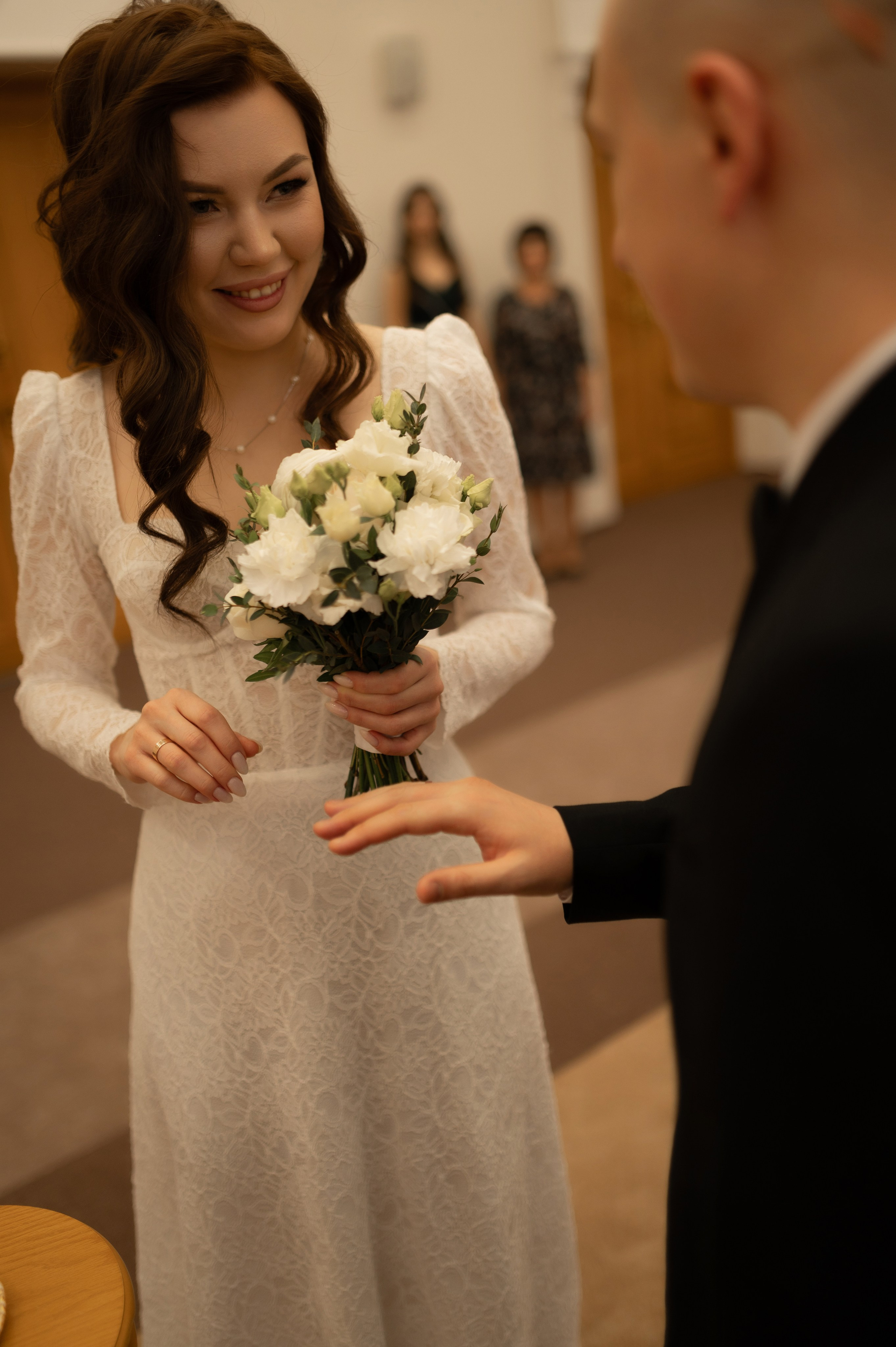 «И вот теперь остаются эти три: вера, надежда, любовь. Но величайшая из них — любовь». Твой личный проводник к красивым фотографиям в Старом Осколе