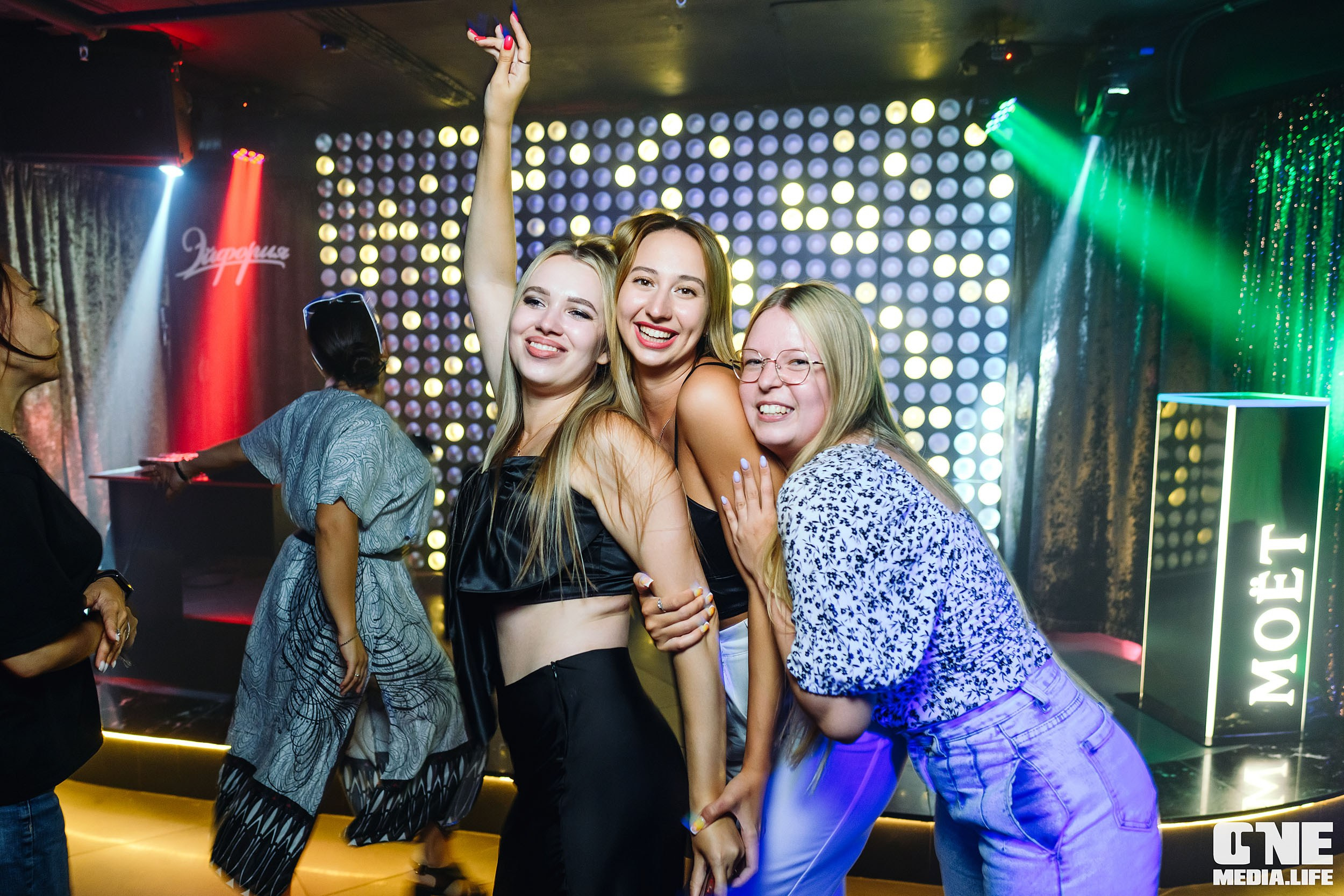 Фоторепортаж из караоке-клуба Эйфория. One Media Life: фоторепортажи, фотоотчеты с мероприятий и заведений