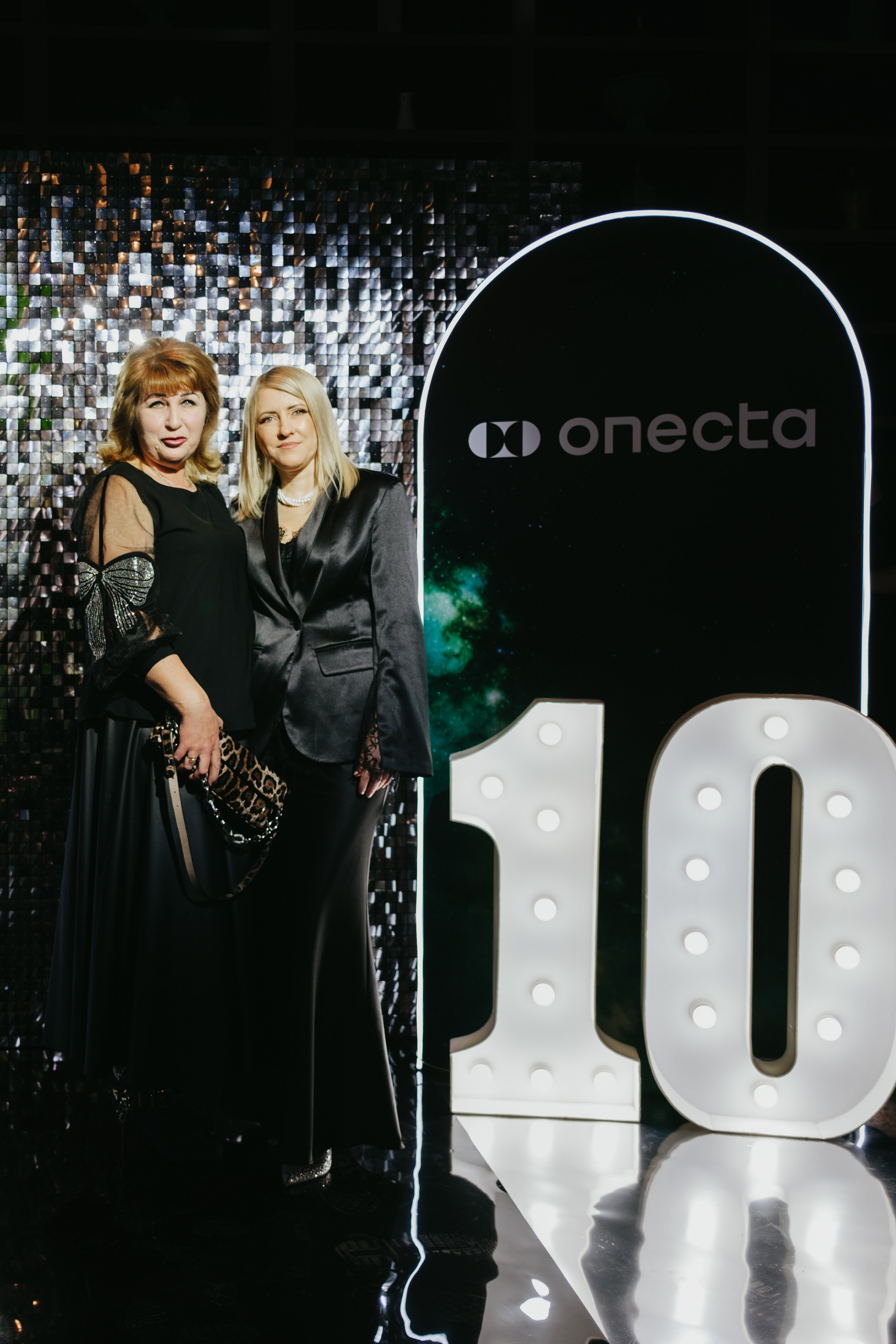 Корпоратив в Сириусу (Адлер) 10 лет компании. Свадебный фотограф Денис Ожигин в Краснодаре и крае. Эмоциональная и стильная съемка вашего дня