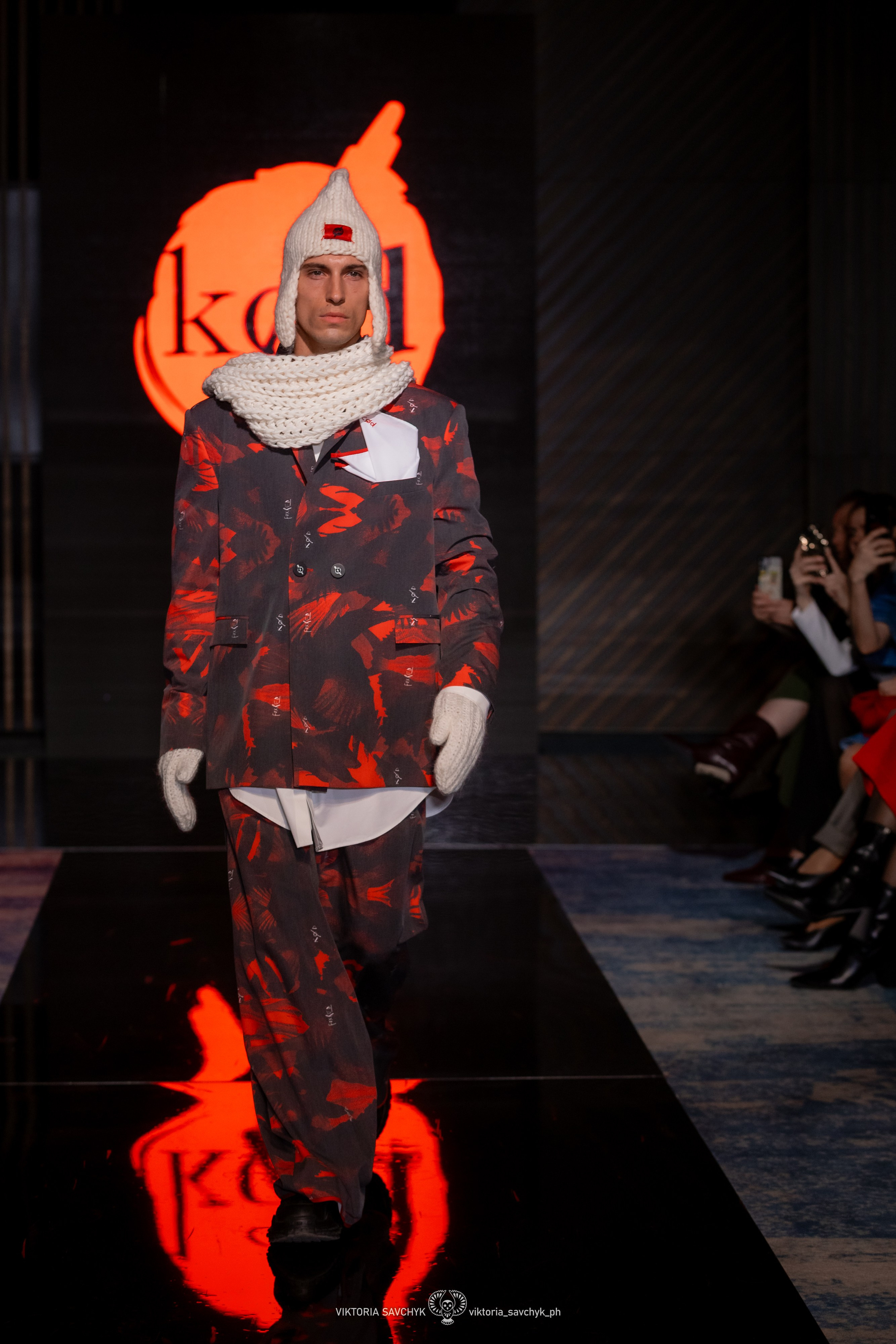 Подиум Rostov Fashion Show 2025. Осень-зима. Фотограф в Ростов-на-Дону Виктория Савчук