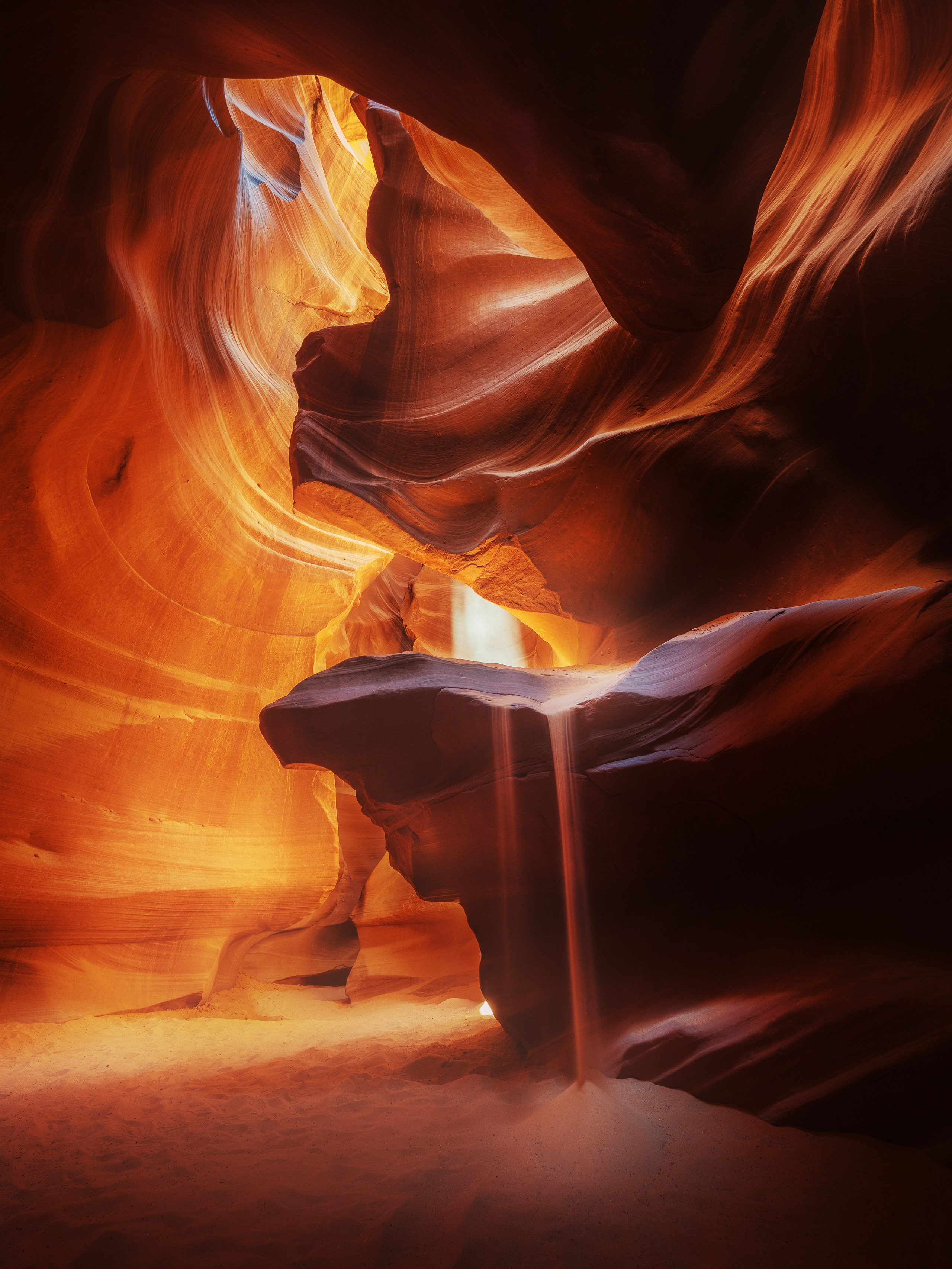 Antilopa canyon (USA). Serge Sadov about landscape, cityscape, travel