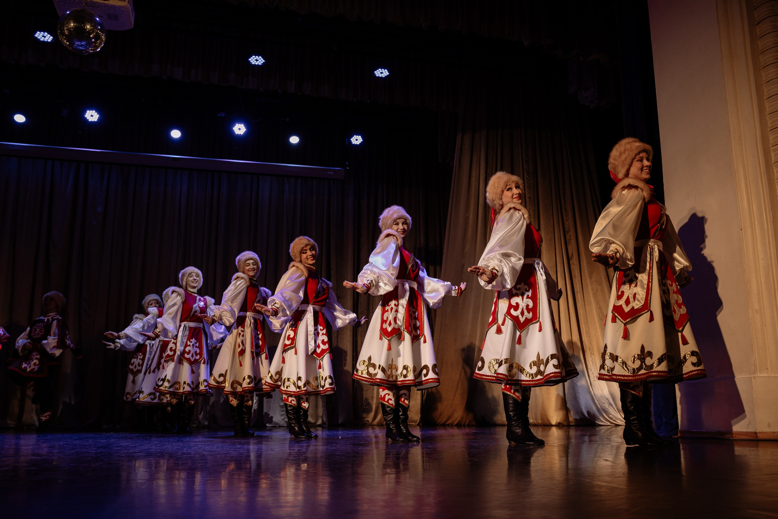 Сибирские узоры ДК Ефремова. Фотограф Юлия Мальцева