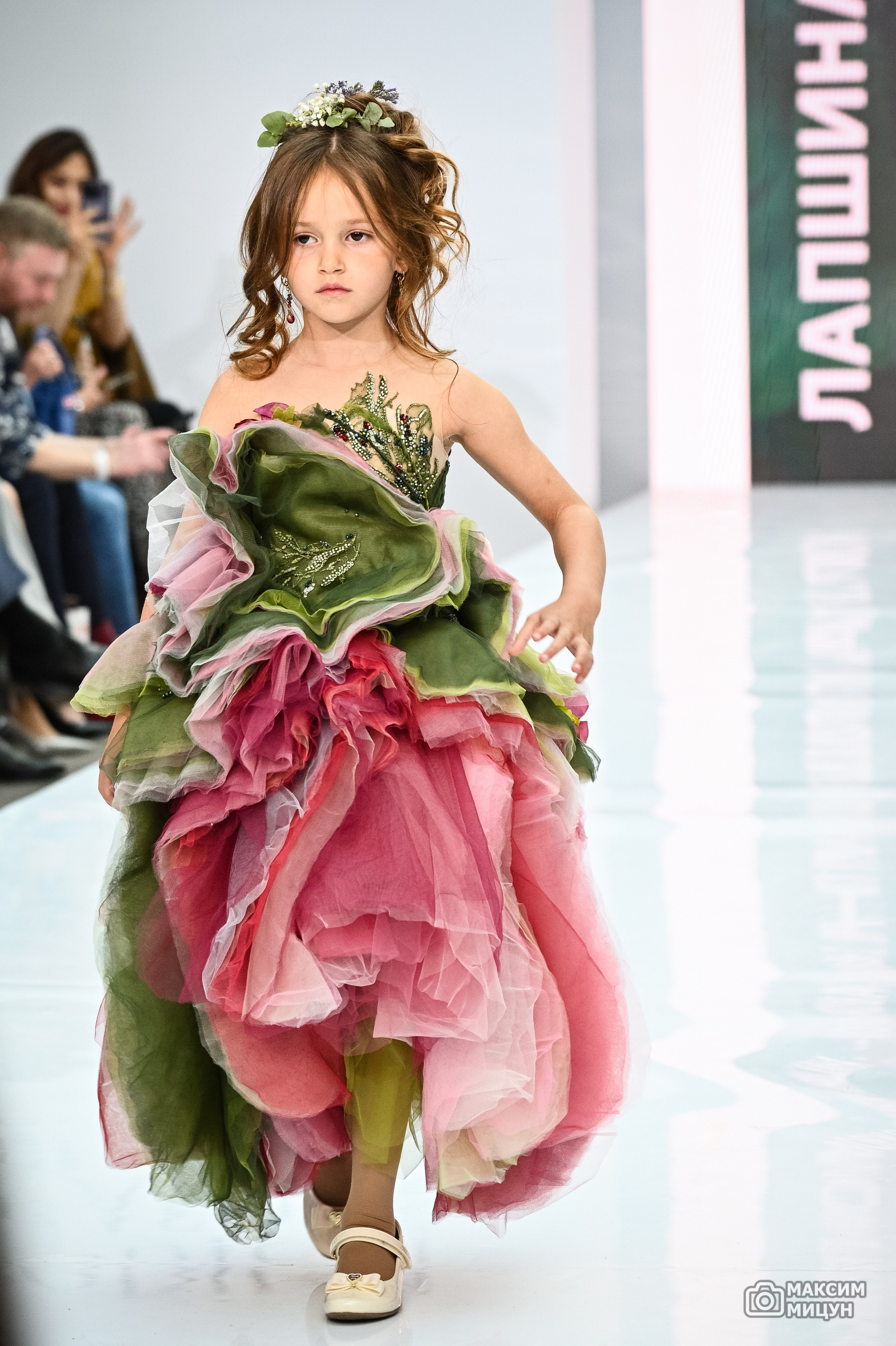 Модные показы. Фотограф Максим Мицун. Портрет, свадьба, репортаж, каталог