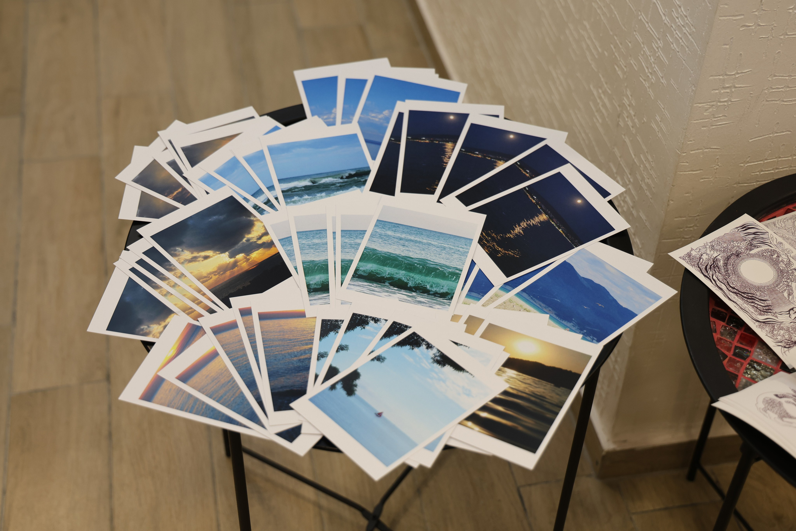 Открытие выставки в АРТ-пространстве Ники Сухаревой «Чёрное море». Фотограф в Геленджике Нина Небесная