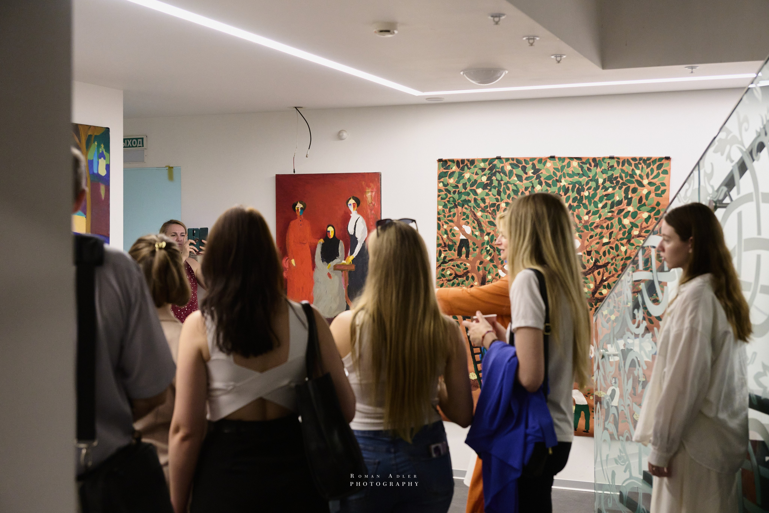 «Летние хроники» в международной галерее Redgallery. Фотограф Роман Адлер