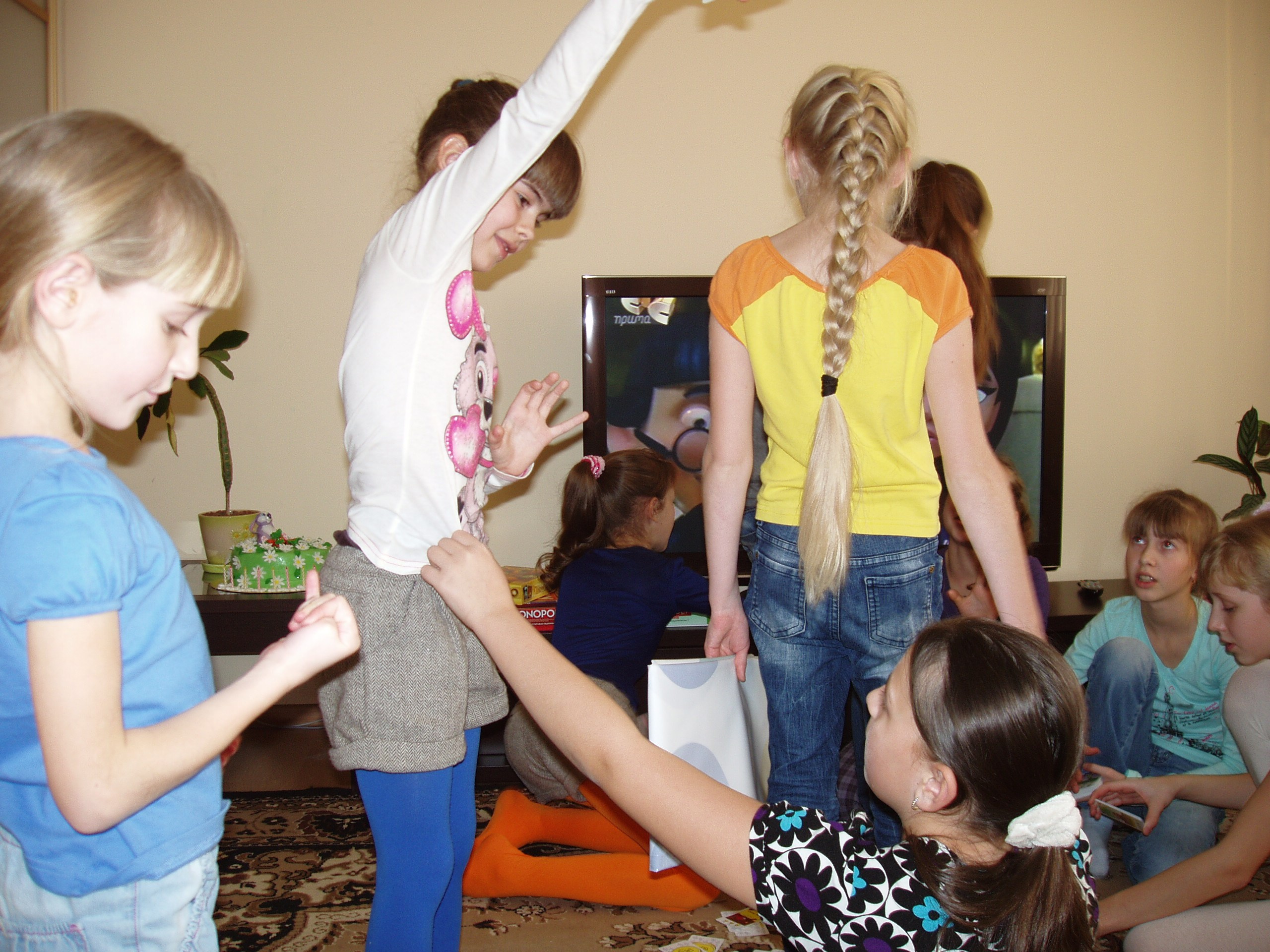 Катя ДР 12 лет Дома + Спортекс 04.12.2011. Семейный, Свадебный фотограф СПБ Питер— Романова Екатерина