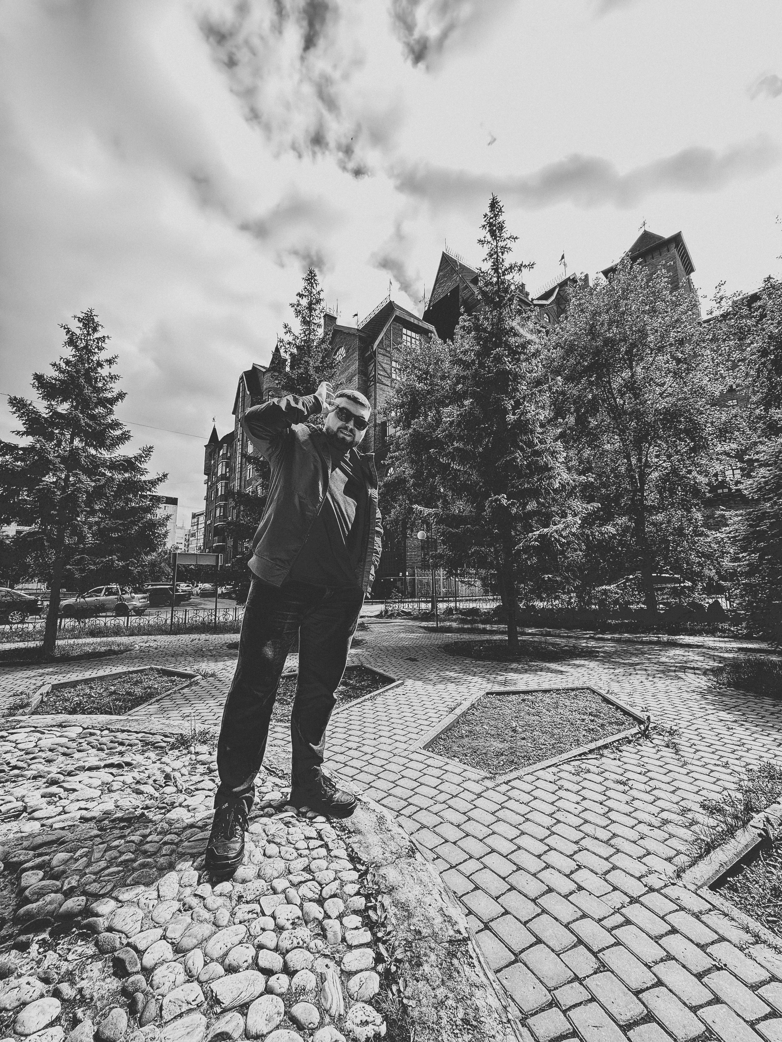 Брутальная ЧБ фотосессия Даниила. Твой фотограф и видеограф в Тюмени — Сергей Бизин