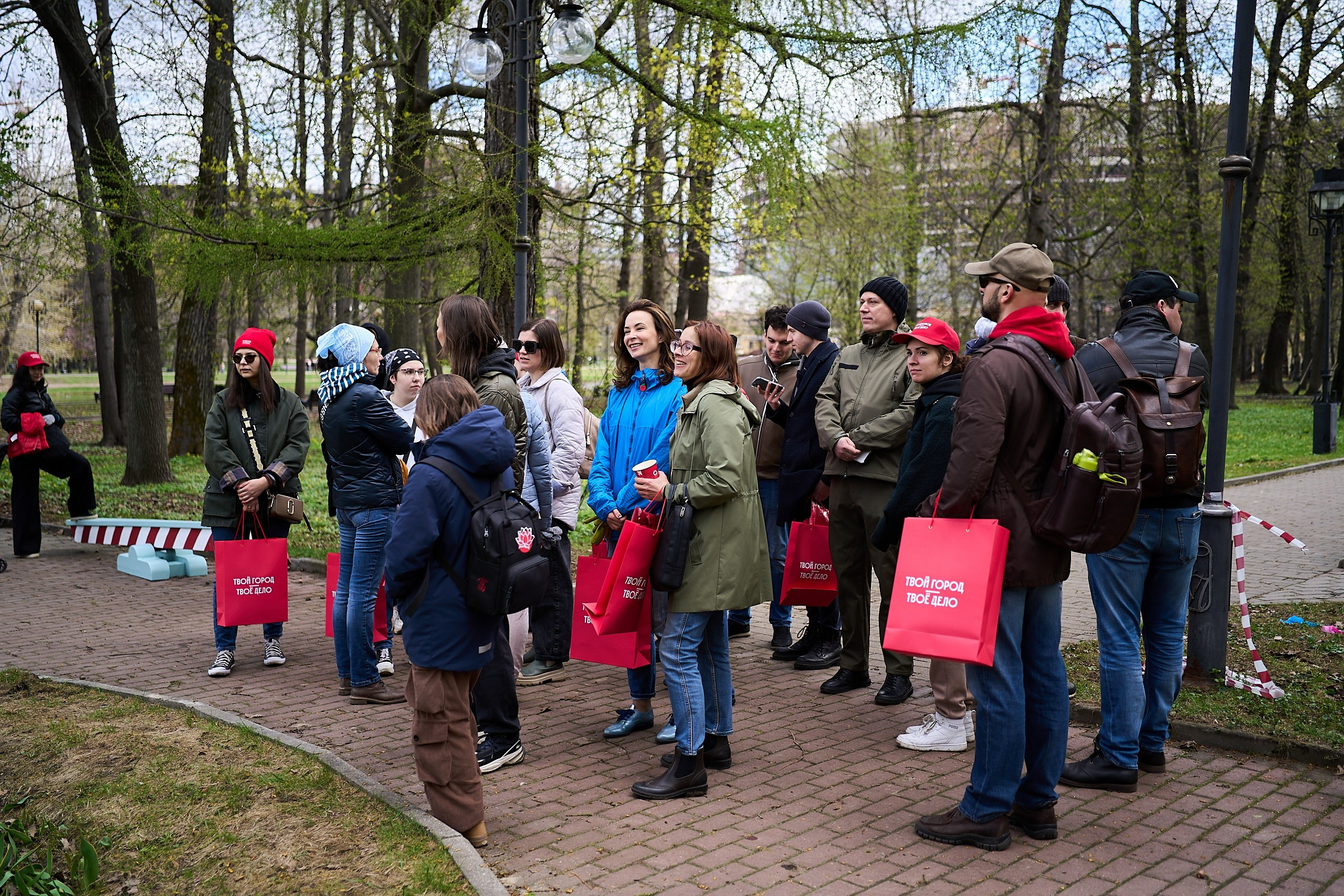 Субботник у Управления делами Мэра и Правительства Москвы. Фотограф и Видеограф в Москве. Олег Корушев